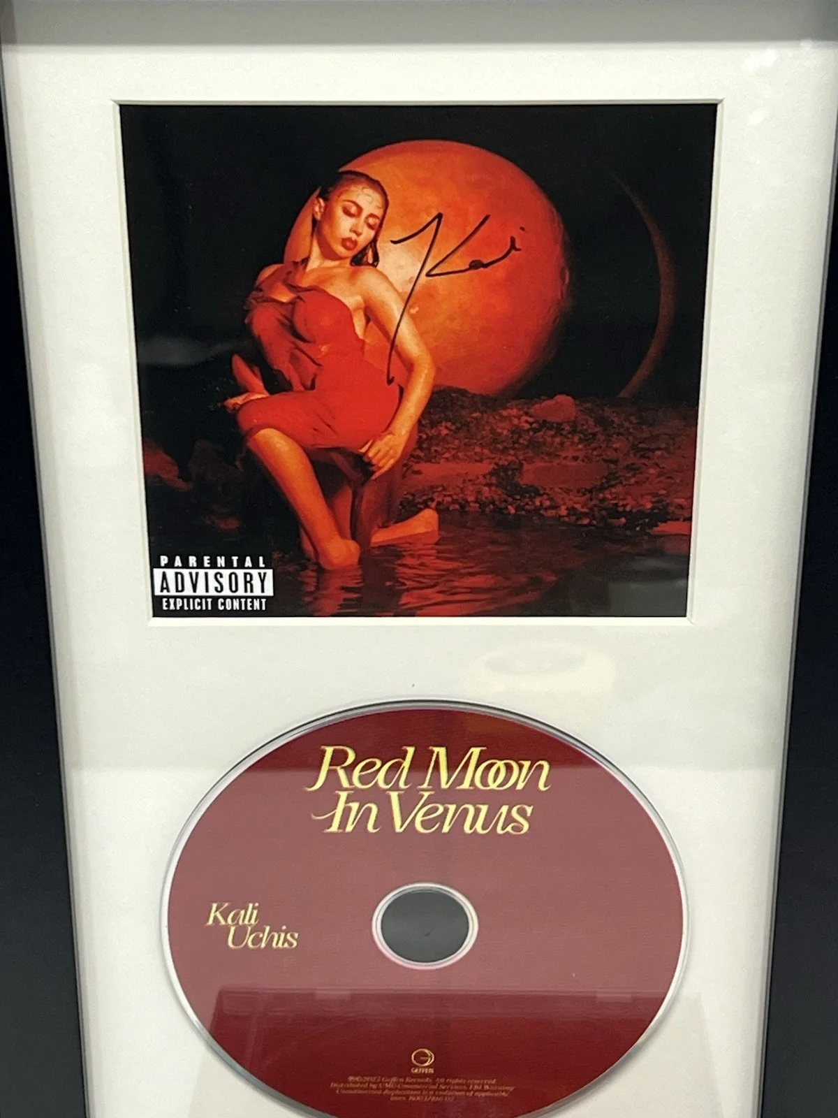 KALI UCHIS SIGNED ✍️ AUTOGRAPHED FRAMED CD RED MOON IN VENUS, image 2