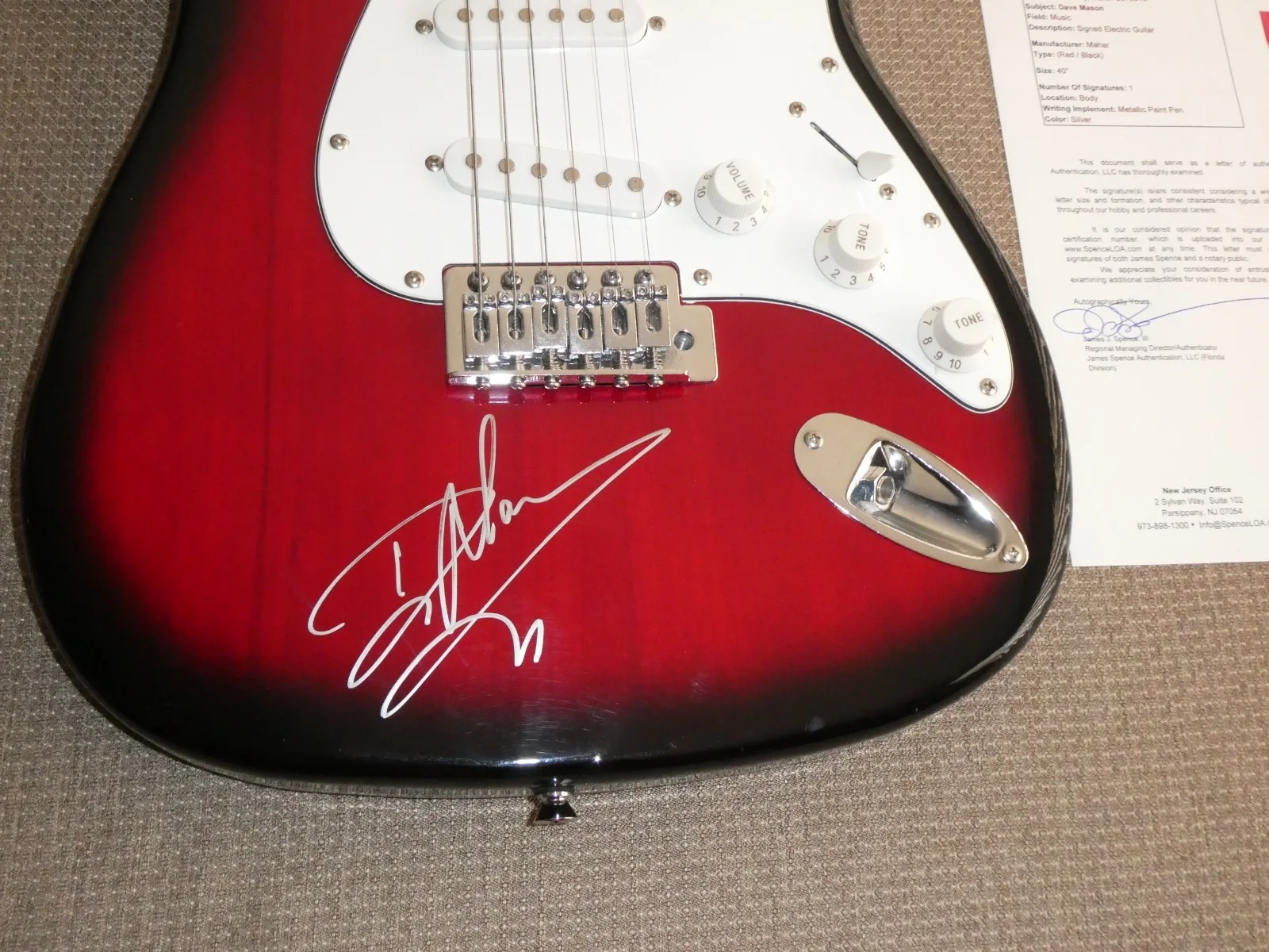 Dave Mason Hand Signed Mahar Guitar JSA #Y79160 Music Electric Guitar Used, image 3