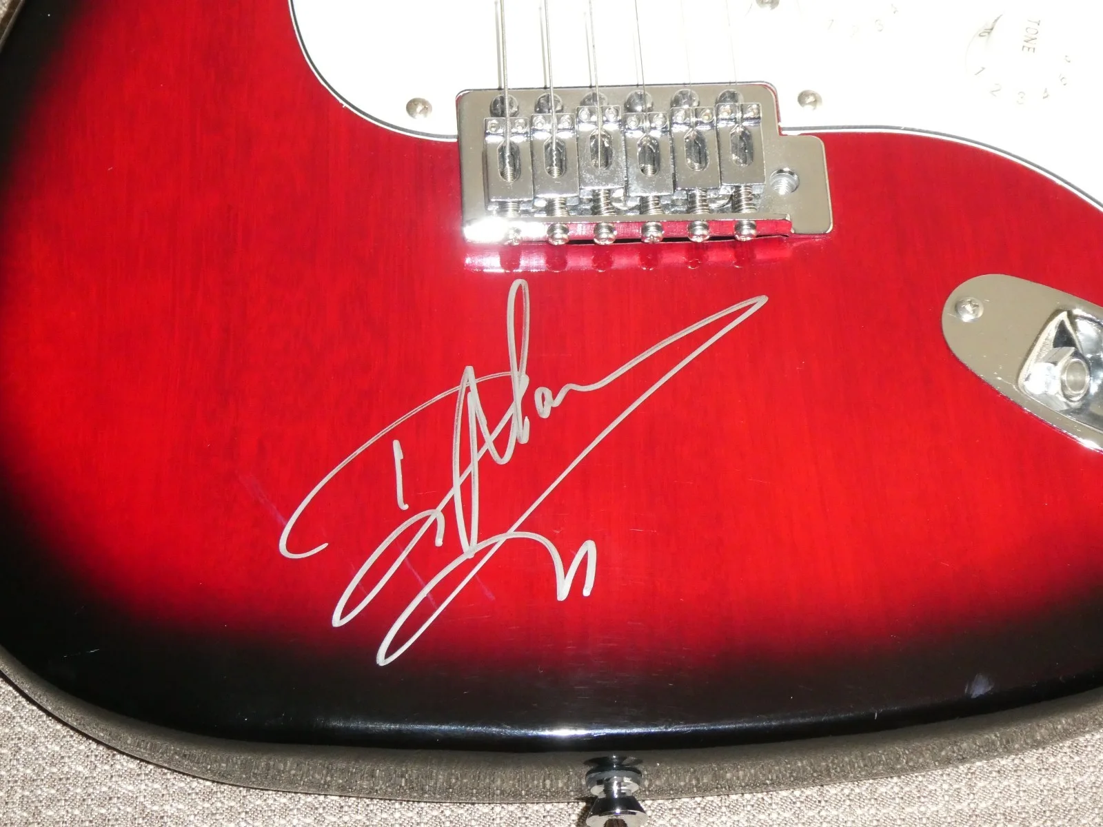 Dave Mason Hand Signed Mahar Guitar JSA #Y79160 Music Electric Guitar Used, image 5