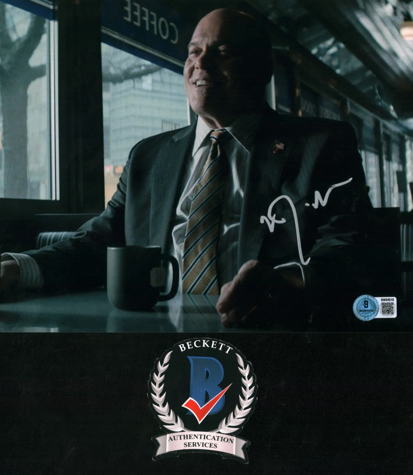 VINCENT D'ONOFRIO — VINCENT D'ONOFRIO SIGNED DAREDEVIL BORN AGAIN KINGPIN 8X10 PHOTO BECKETT BAS COA