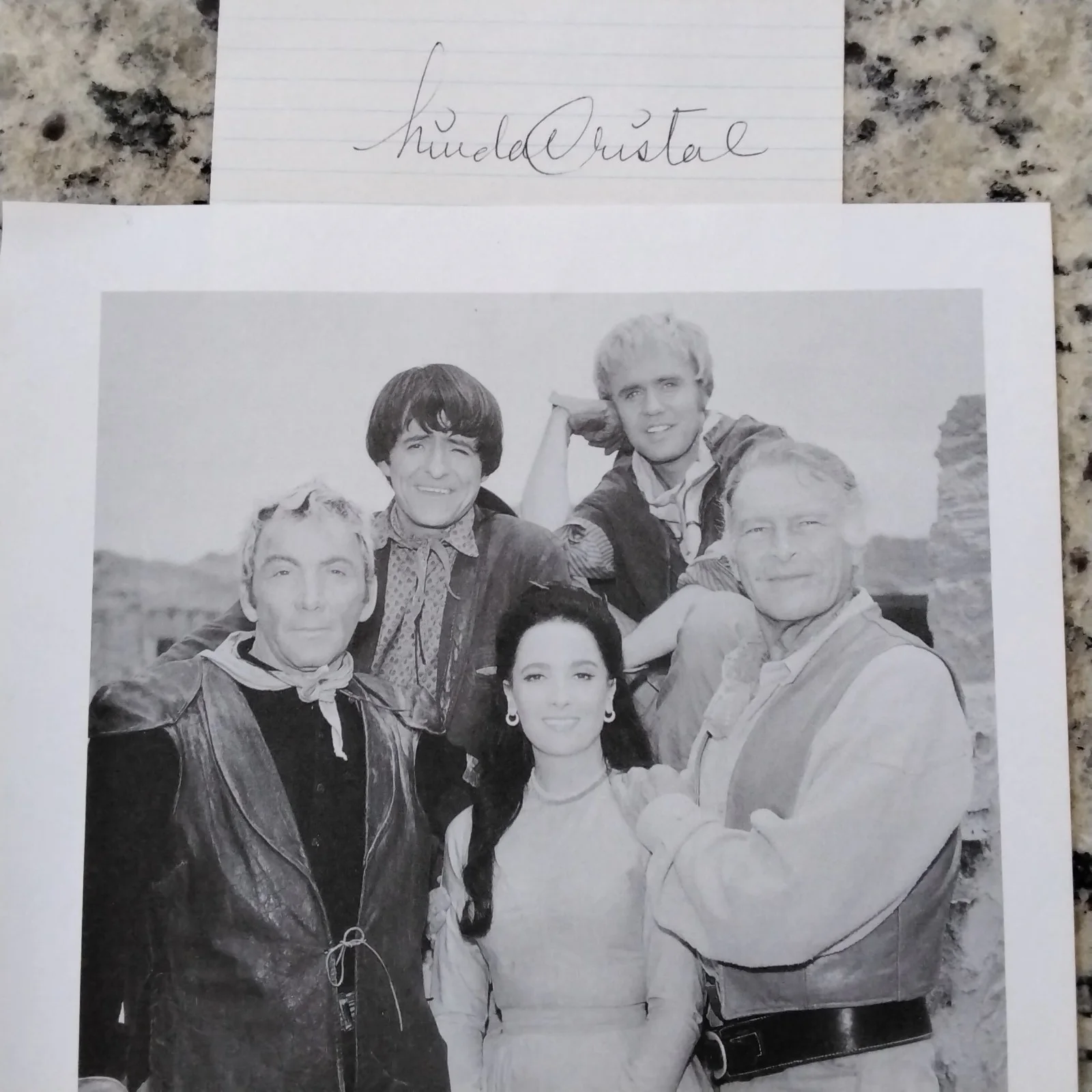 Linda Cristal SIGNED Card Page Film TV Actress High Chaparral Cast Magnificent 7, изображение 2