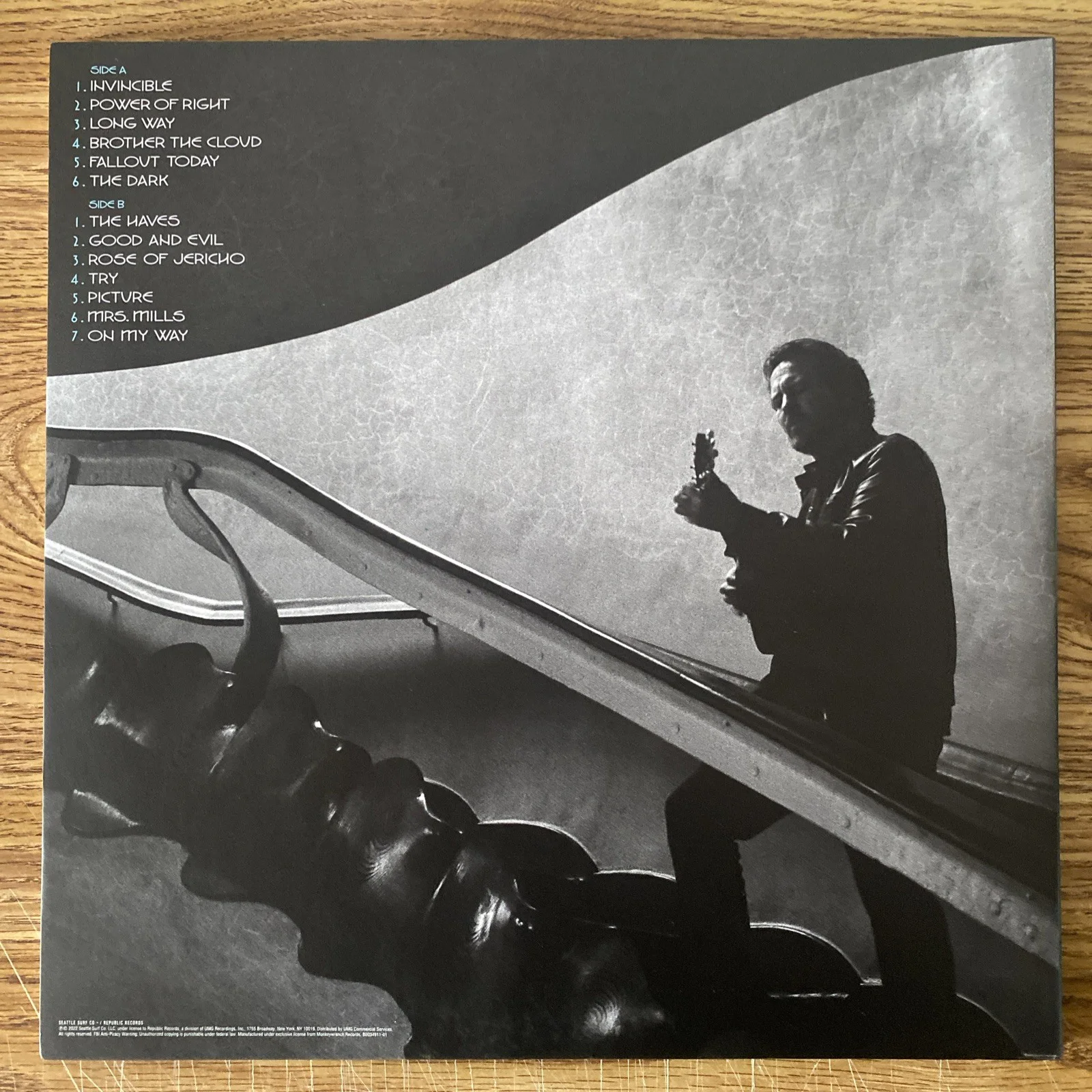 Chad Smith Autographed Vinyl Album 'Earthling' Eddie Vedder Featured, image 3