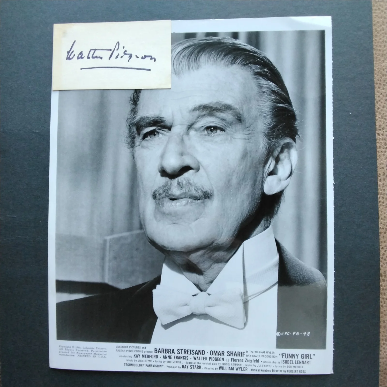 Walter Pidgeon SIGNED Card Photo Actor Mrs. Miniver Forbidden Planet Funny Girl, изображение 2