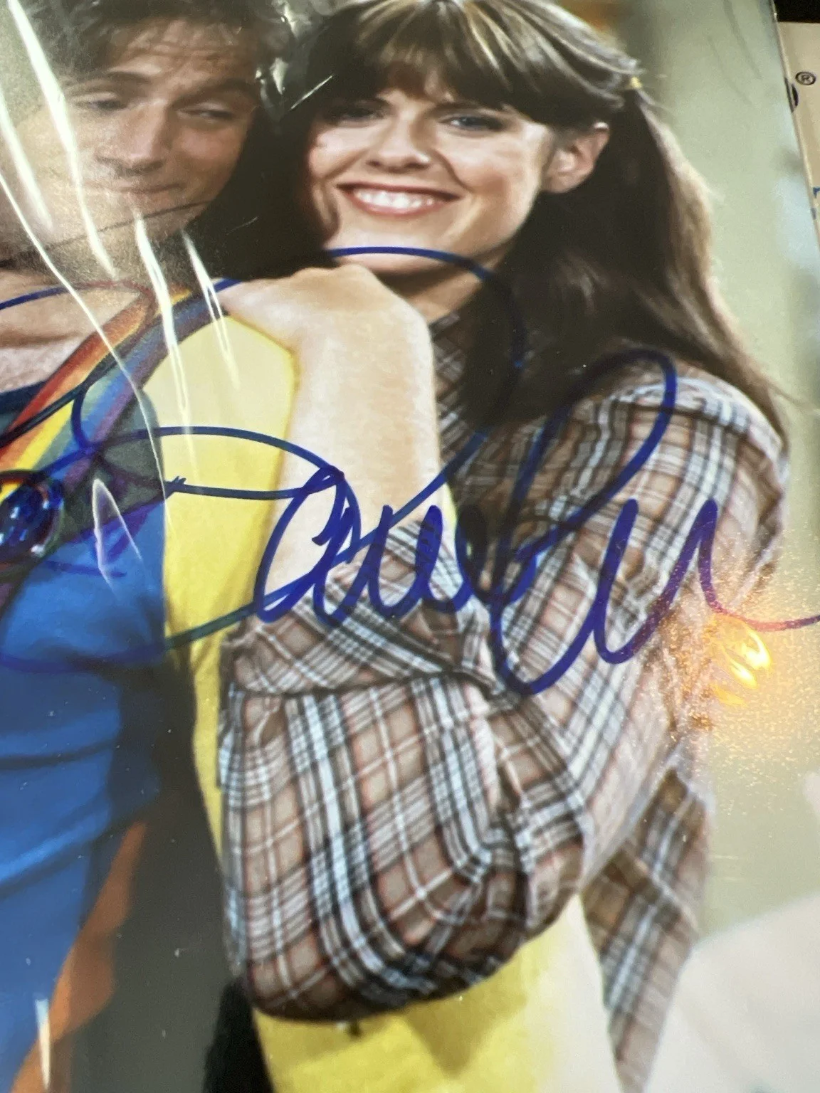 Robin Williams, Pam Dawber — Robin Williams Pam Dawber Signed Mork & Mindy 8x10 Photo COA, image 3