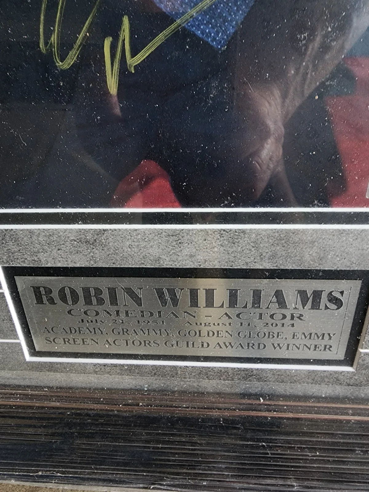 Robin Williams — Robin williams signed eight by ten color photo, image 3