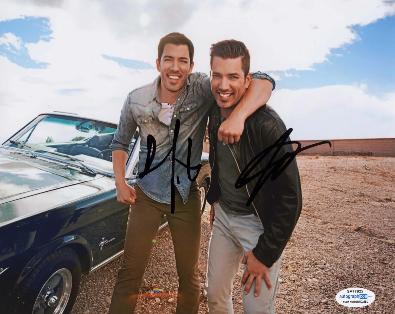 JONATHAN SCOTT, DREW SCOTT - PROPERTY BROTHERS — Property Brothers signed 8x10 Photo JONATHAN & DREW SCOTT Proof HGTV b ACOA COA, image 3