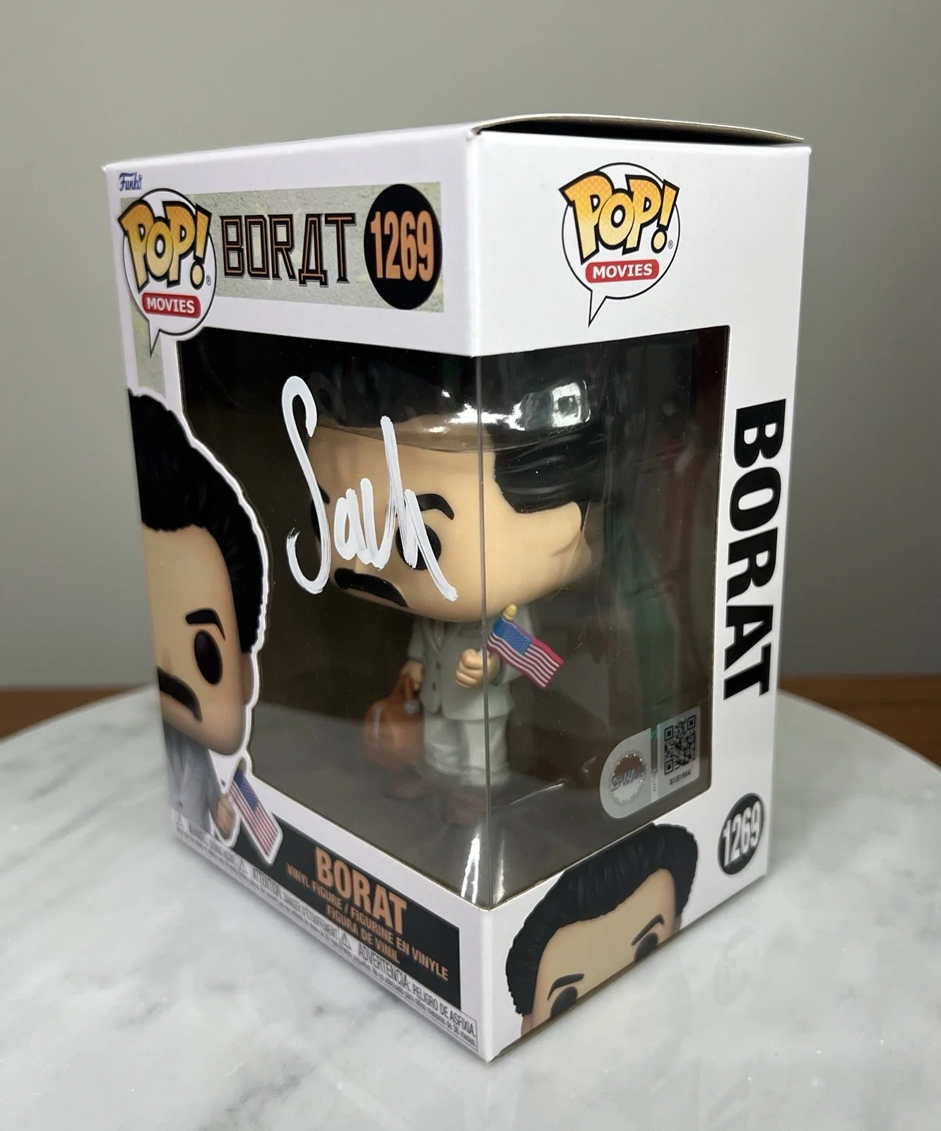 Sacha Baron Cohen — Sacha Baron Cohen ‘Borat’ Signed Autographed Funko Pop SWAU COA, изображение 2