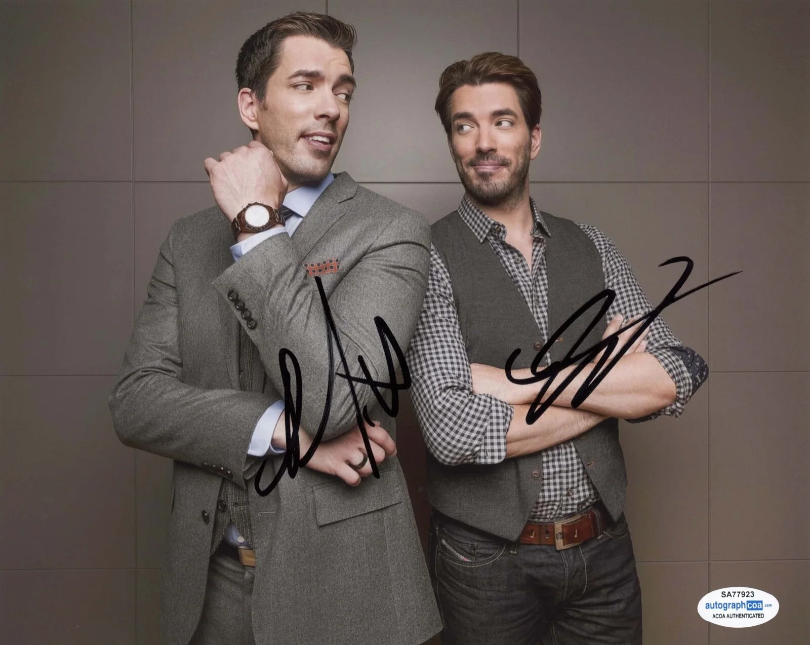 JONATHAN SCOTT, DREW SCOTT - PROPERTY BROTHERS — Property Brothers signed 8x10 Photo JONATHAN & DREW SCOTT Proof HGTV c ACOA COA, изображение 3