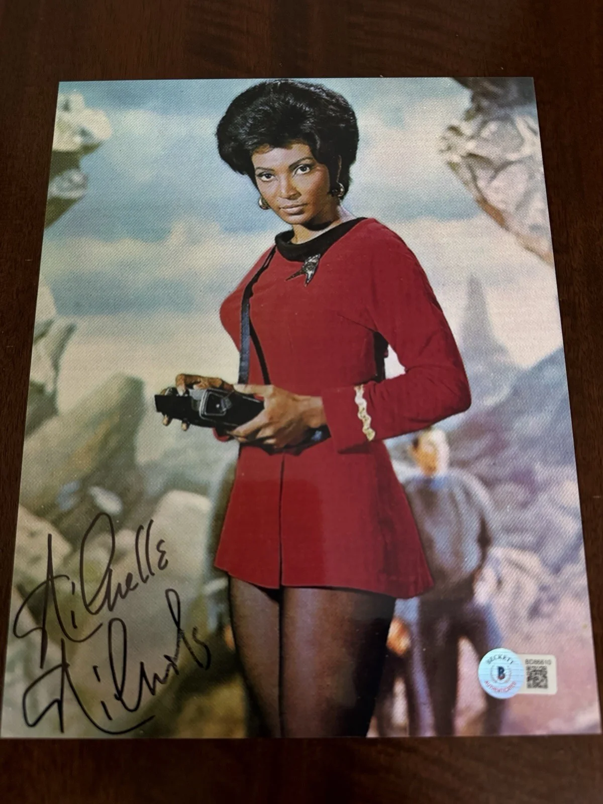 Nichelle Nichols — Nichelle Nichols Star Trek "Uhura" Hand Signed in Person Rare Beckett COA 8x10, изображение 4