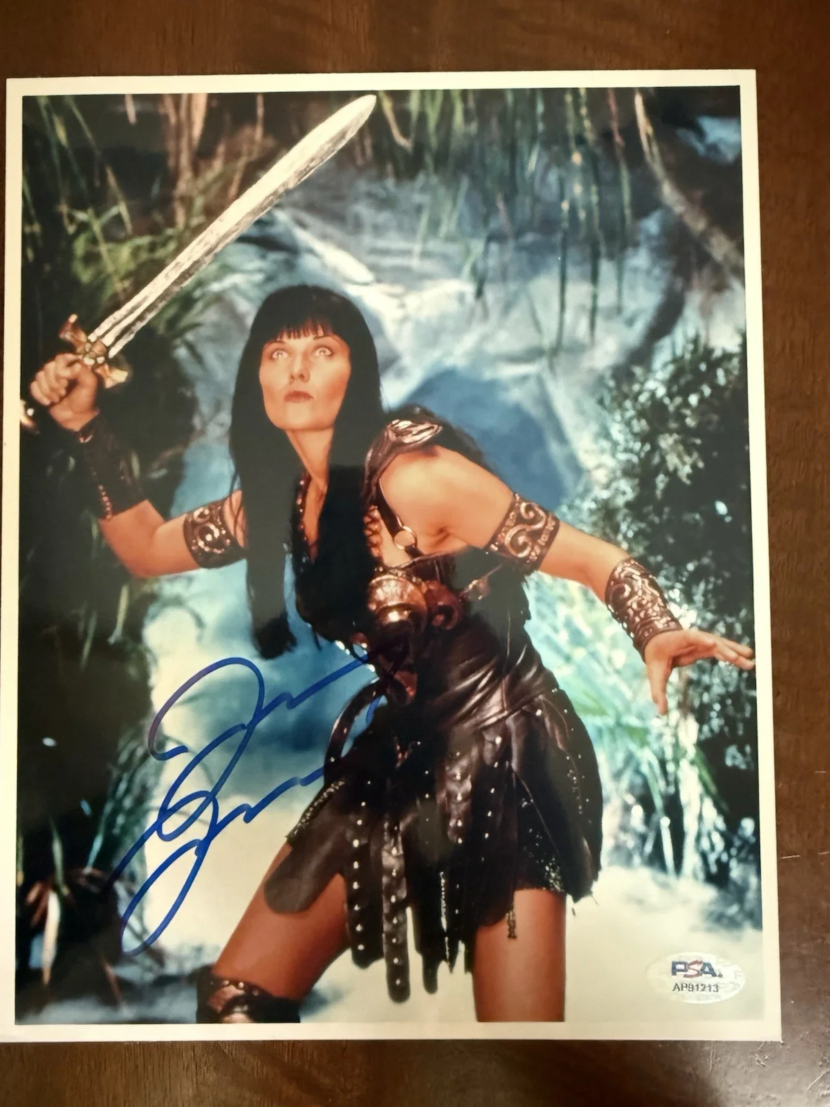 Lucy Lawless — LUCY LAWLESS HAND SIGNED IN PERSON AUTOGRAPHED XENA RARE BECKETT COA 8x10 PHOTO, изображение 3