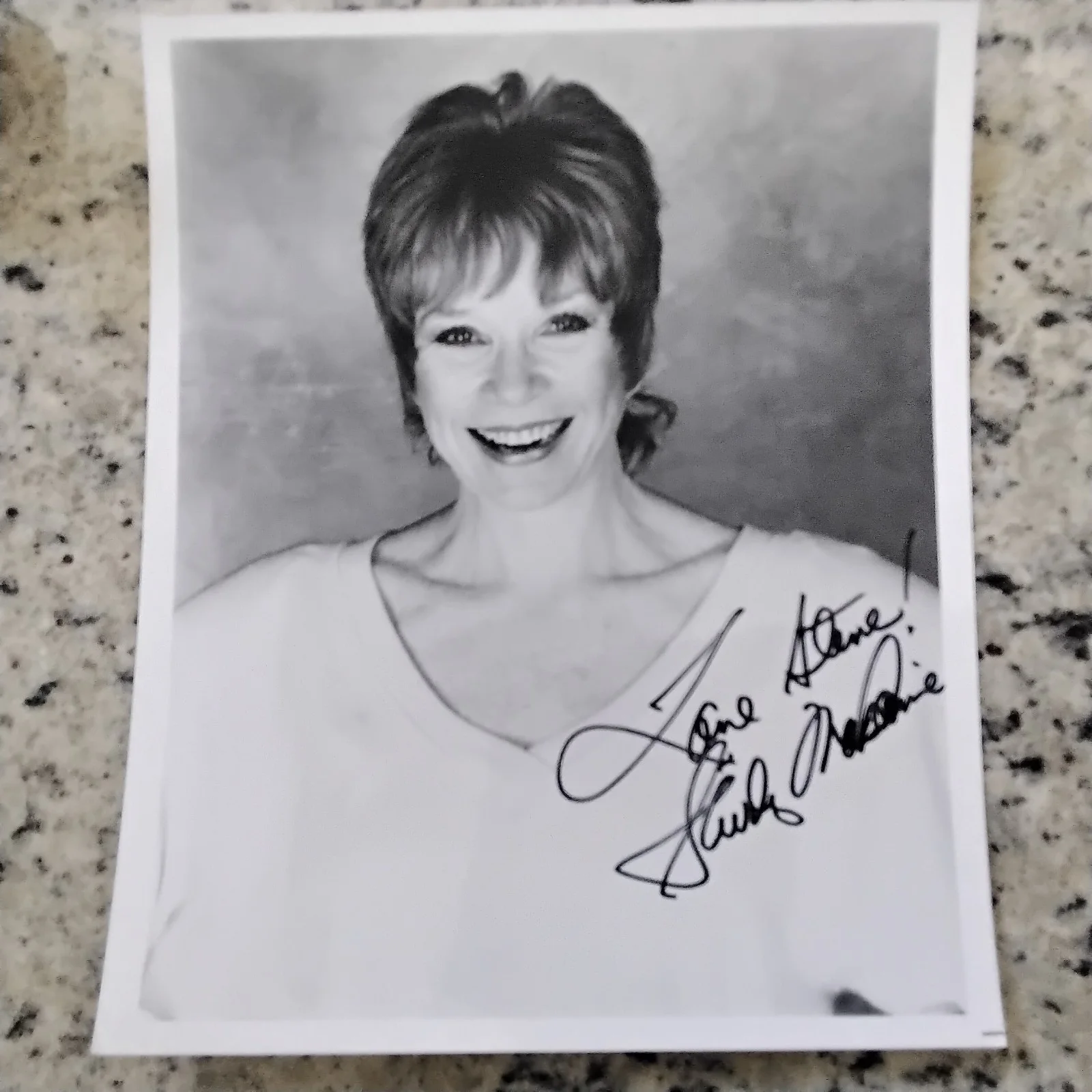 Shirley MacLaine SIGNED Photo Movie Actress Postcards Edge Terms of Endearment, изображение 3