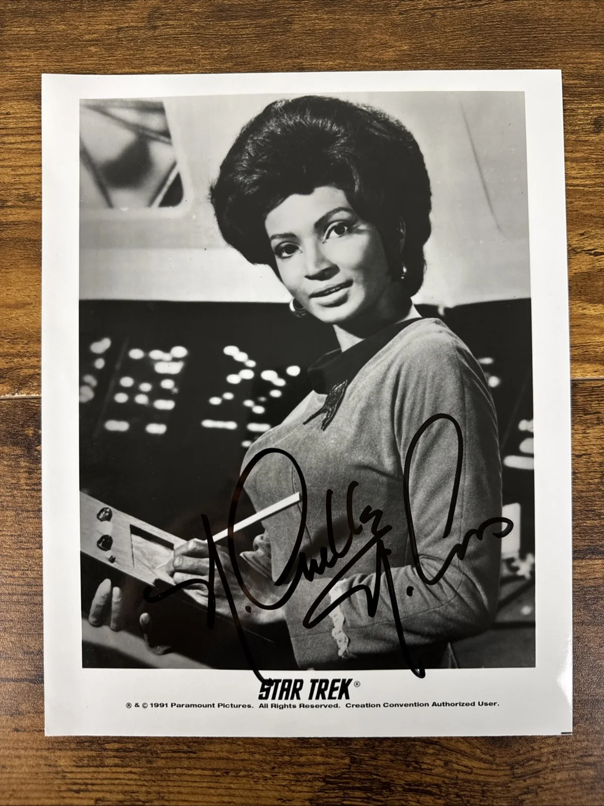 Nichelle Nichols — Nichelle Nichols autographed photo, Star Trek Uhura, Very Good condition