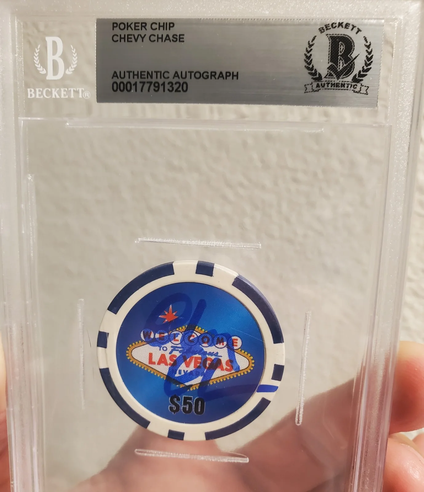 Chevy Chase — CHEVY CHASE SIGNED AUTOGRAPH AUTO POKER CHIP BECKETT AUTH. CASINO/VEGAS VACATION, изображение 2