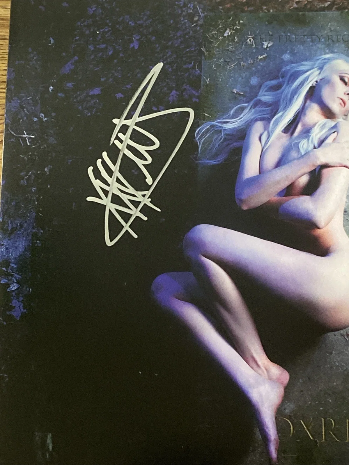 Taylor Momsen — Taylor Momsen Aurographed Vinyl Album The Pretty Reckless ‘Death By Rock & Roll’, изображение 2