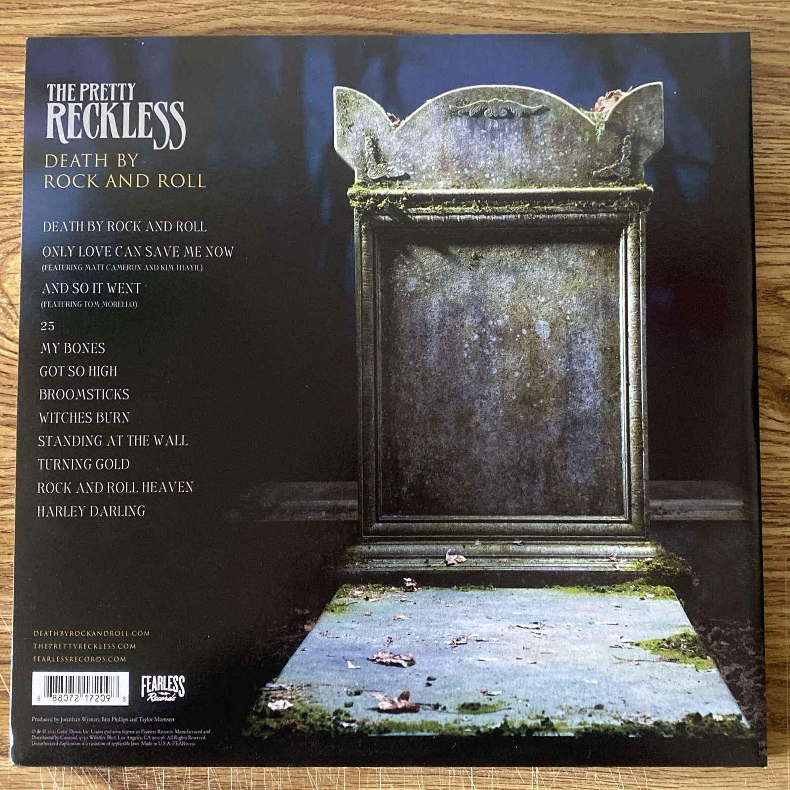 Taylor Momsen — Taylor Momsen Aurographed Vinyl Album The Pretty Reckless ‘Death By Rock & Roll’, изображение 3