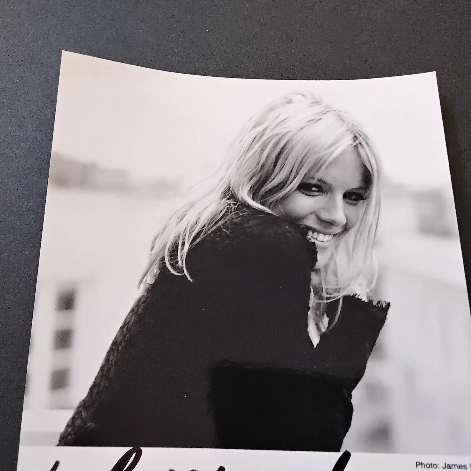 Sienna Miller SIGNED Photo Movie TV Actress Factory Girl Alfie Layer Cake BoHo, изображение 5