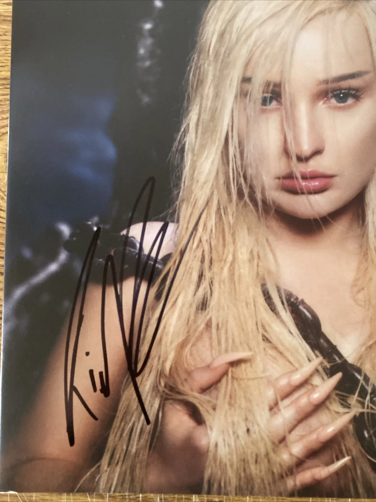 Kim Petras Autographed Vinyl Album ‘Feed The Beast’, image 2