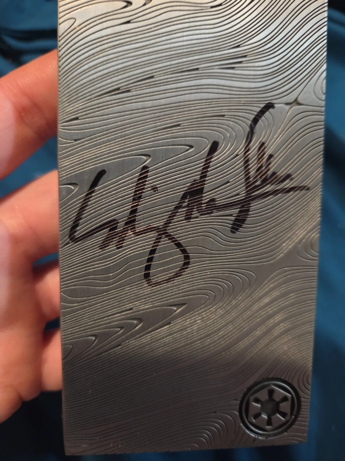 Ming Wen — Ming Wen SIGNED MANDALORIAN BESKAR STEEL AUTOGRAPH BECKETT WITNESS, изображение 2
