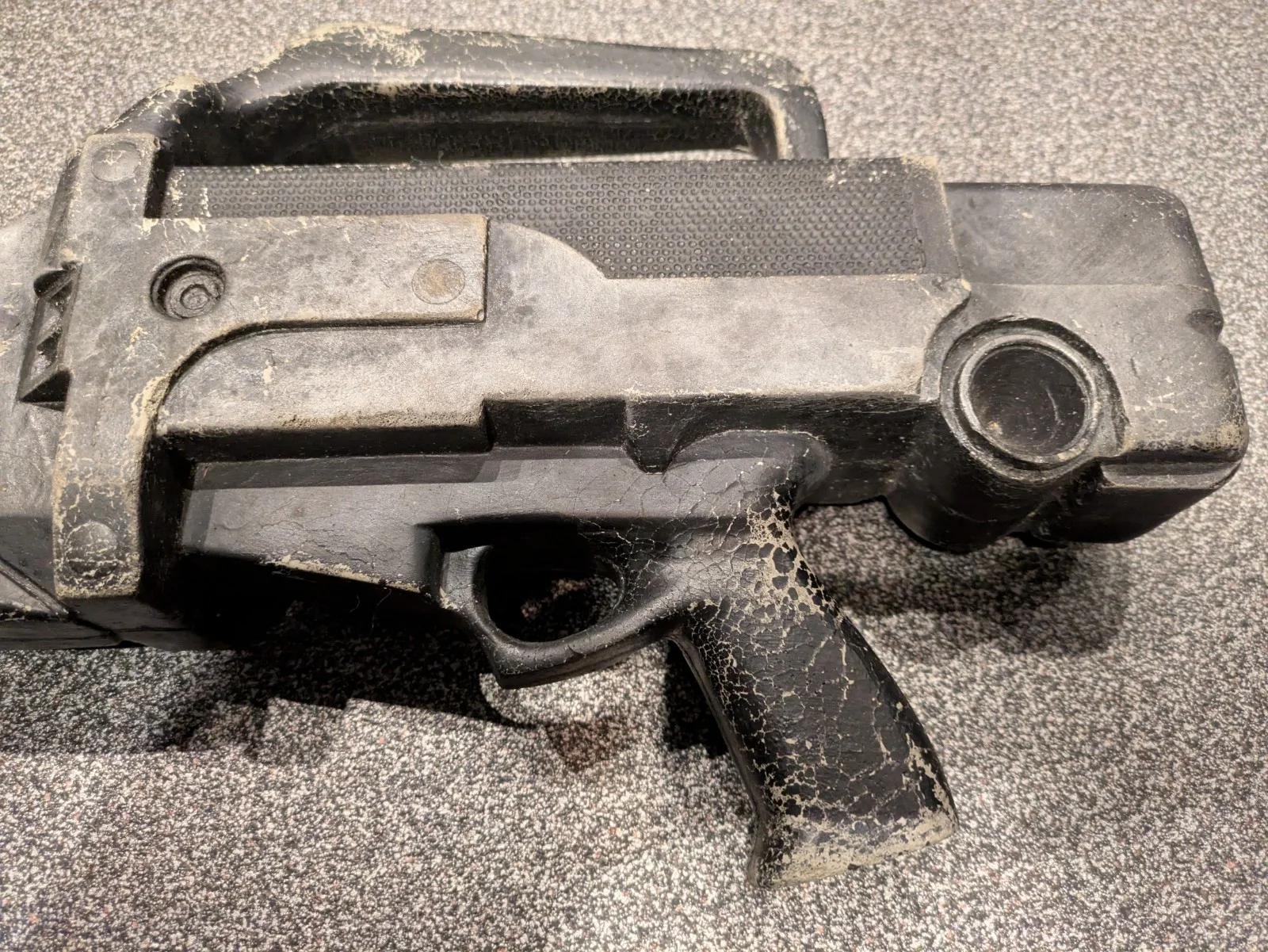 Space truckers Original Screen Used Prop Rifle, image 2