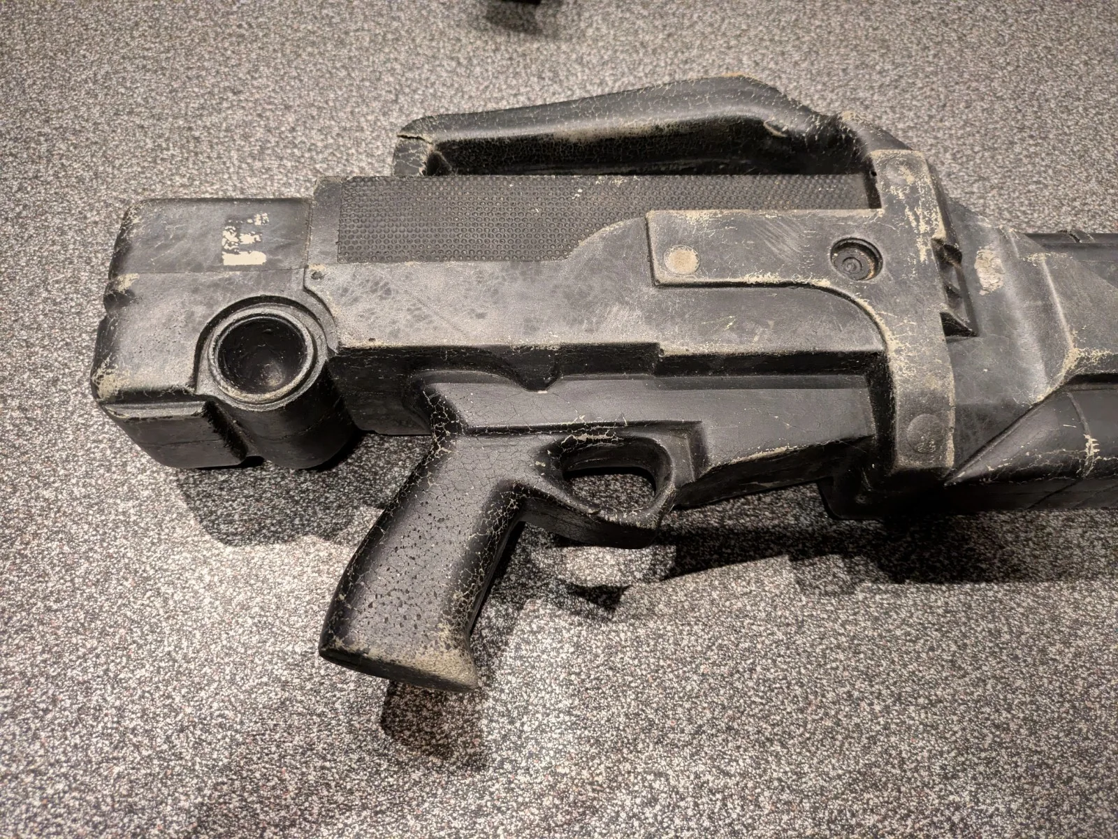 Space truckers Original Screen Used Prop Rifle, image 4