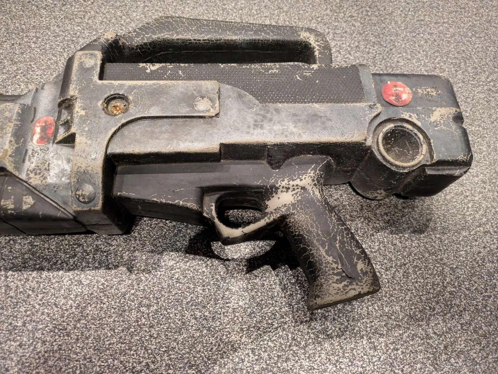 Space truckers Original Screen Used Prop Rifle, image 2