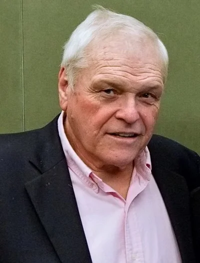 Brian Dennehy — Brian Dennehy signs flyer at Kinko's in Santa Fe, NM