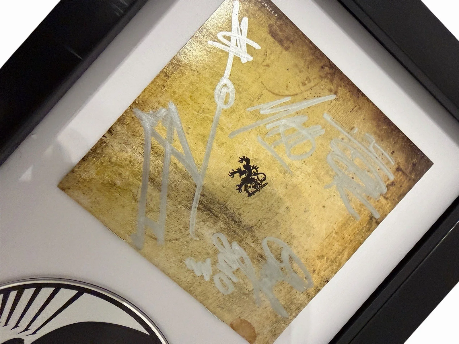 FIVE FINGER DEATH PUNCH SIGNED AUTOGRAPH x5 WAR IS THE ANSWER FRAMED MATTED CD, image 4