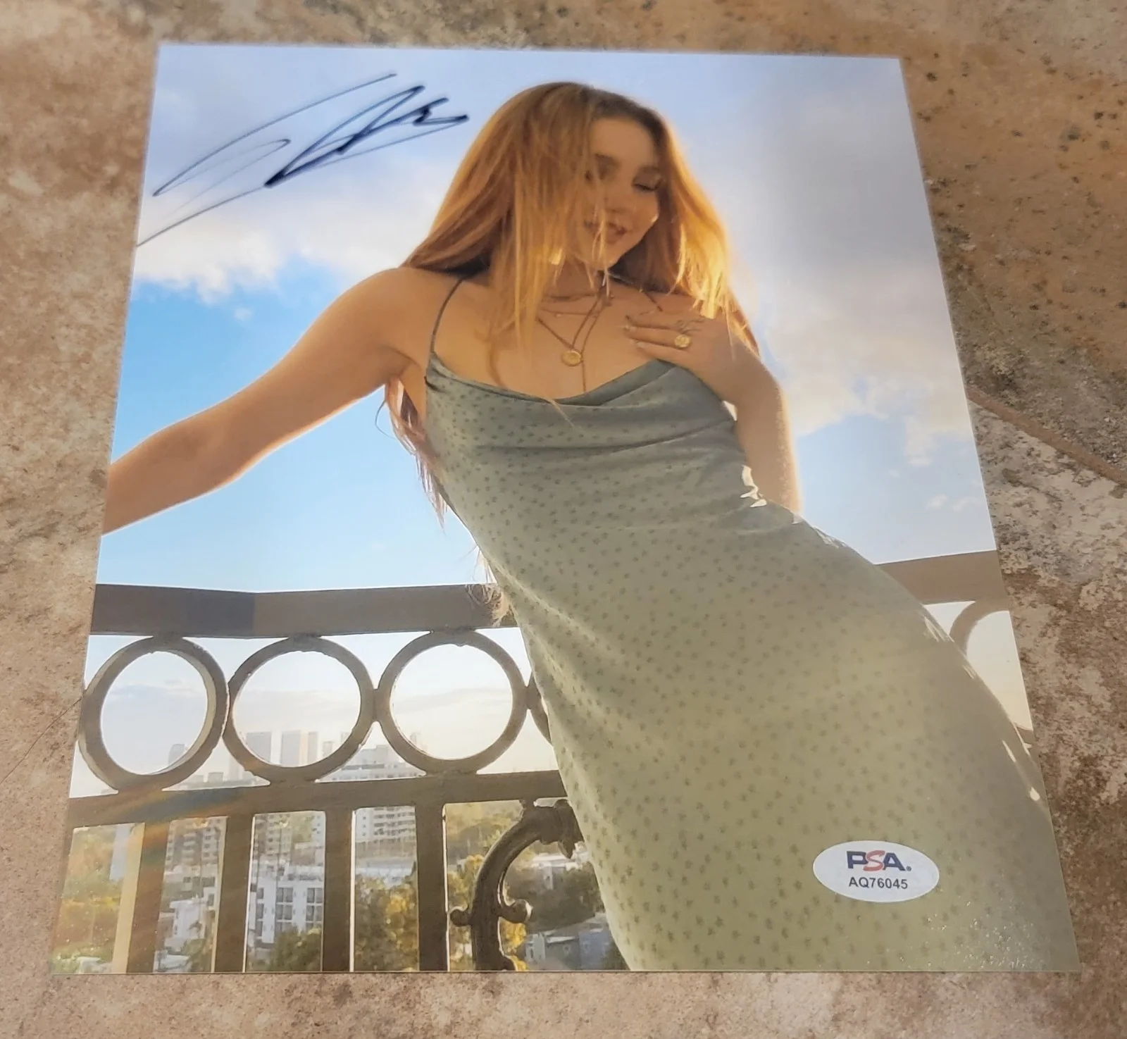 Ella Anderson — Ella Anderson signed 8x10 photo autograph PSA DNA photoshoot green sundress