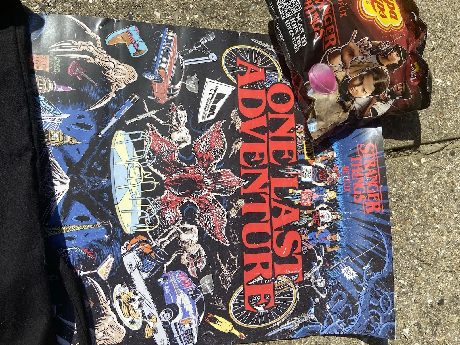 Stranger Things Premier Bag Poster And Lollies, image 2