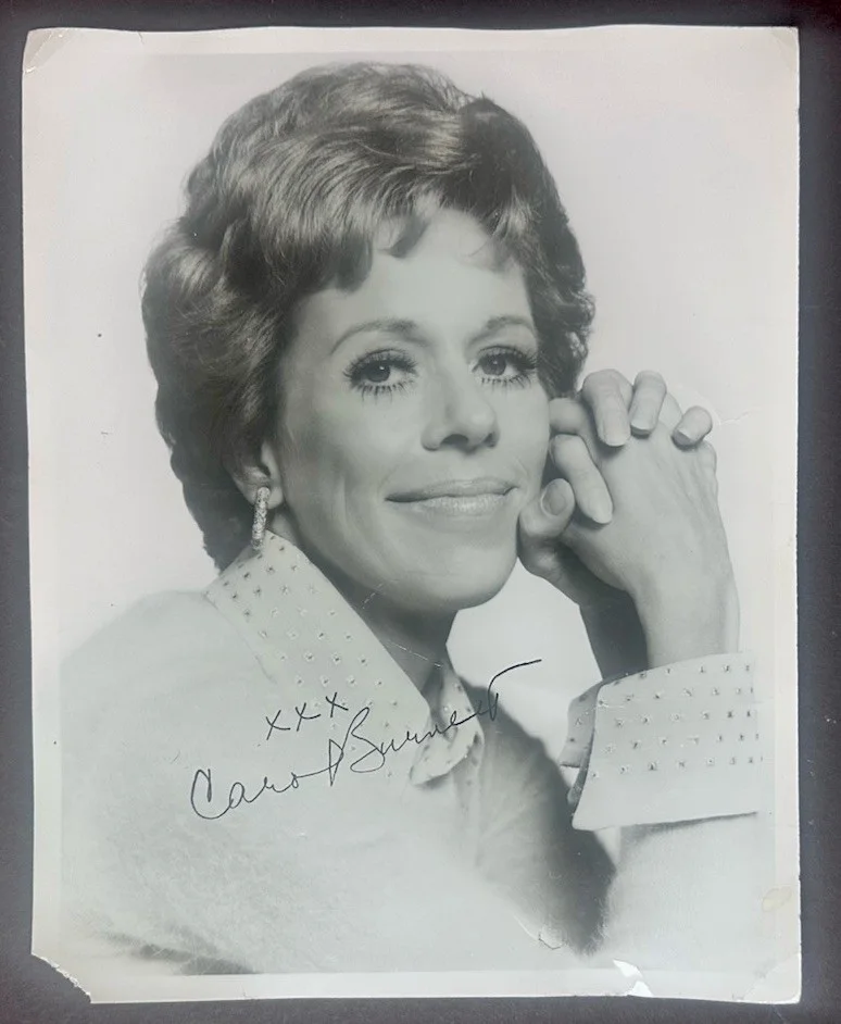 Carol Burnett — Carol Burnett Signed 8x10 Photo Comedy TV Pioneer Actress Legend