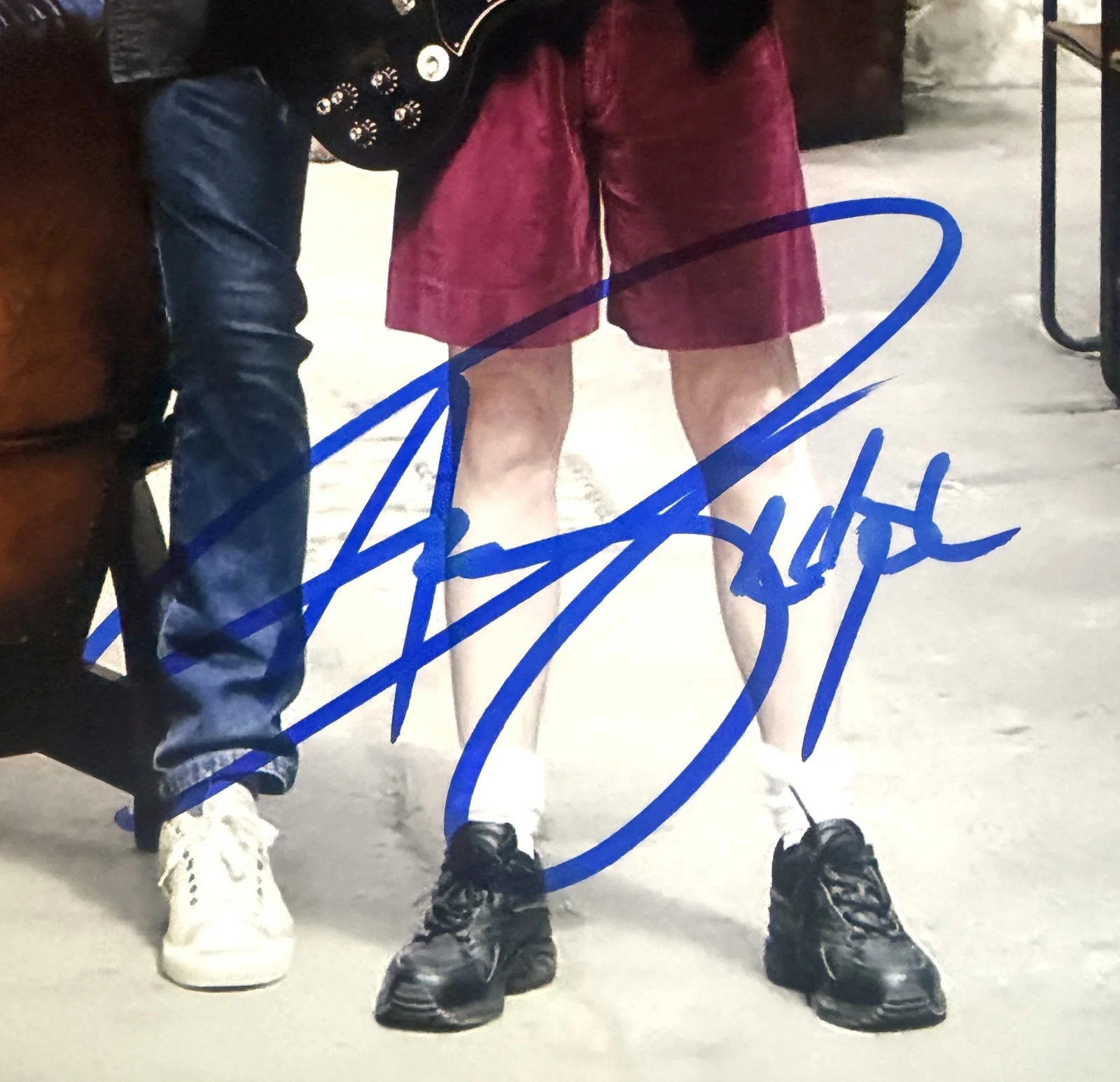 Angus Young AC/DC ACDC signed 8x10 photo read description, image 2