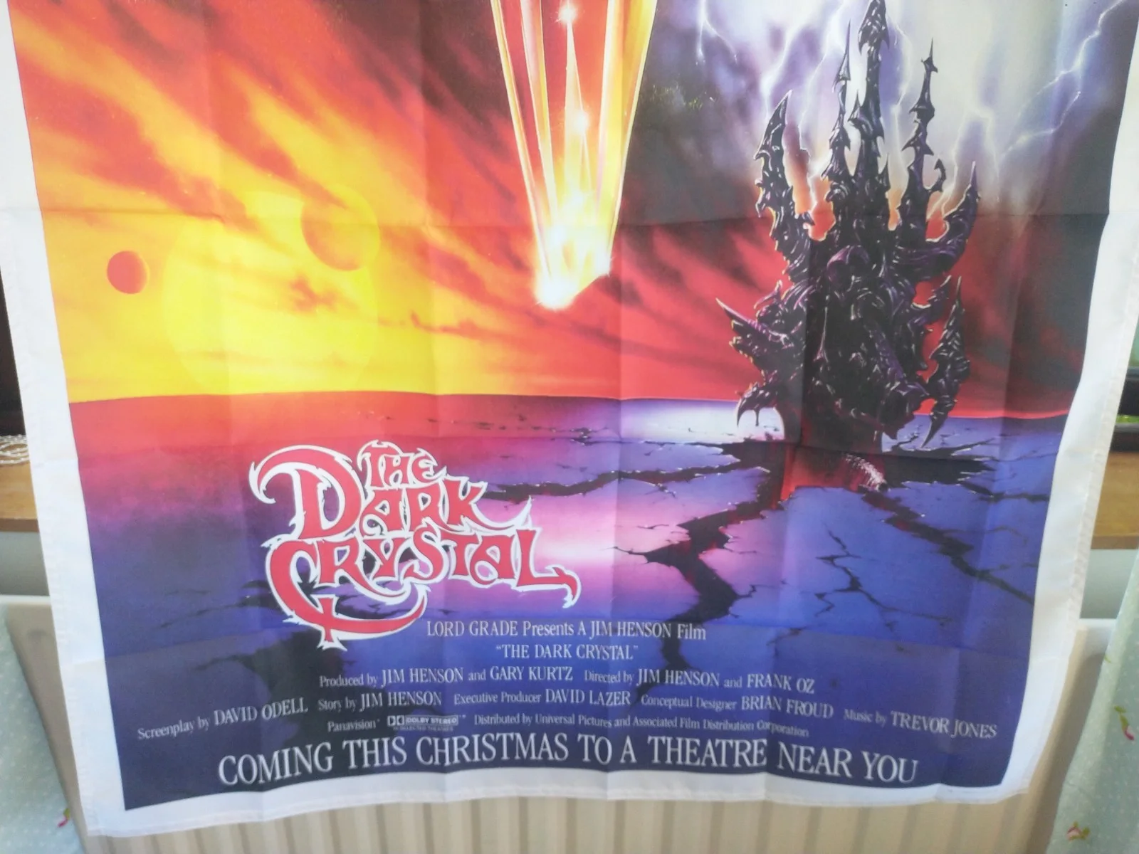 The Dark Crystal - Pre-Release Promotional Poster Artwork as a Large Flag, изображение 4