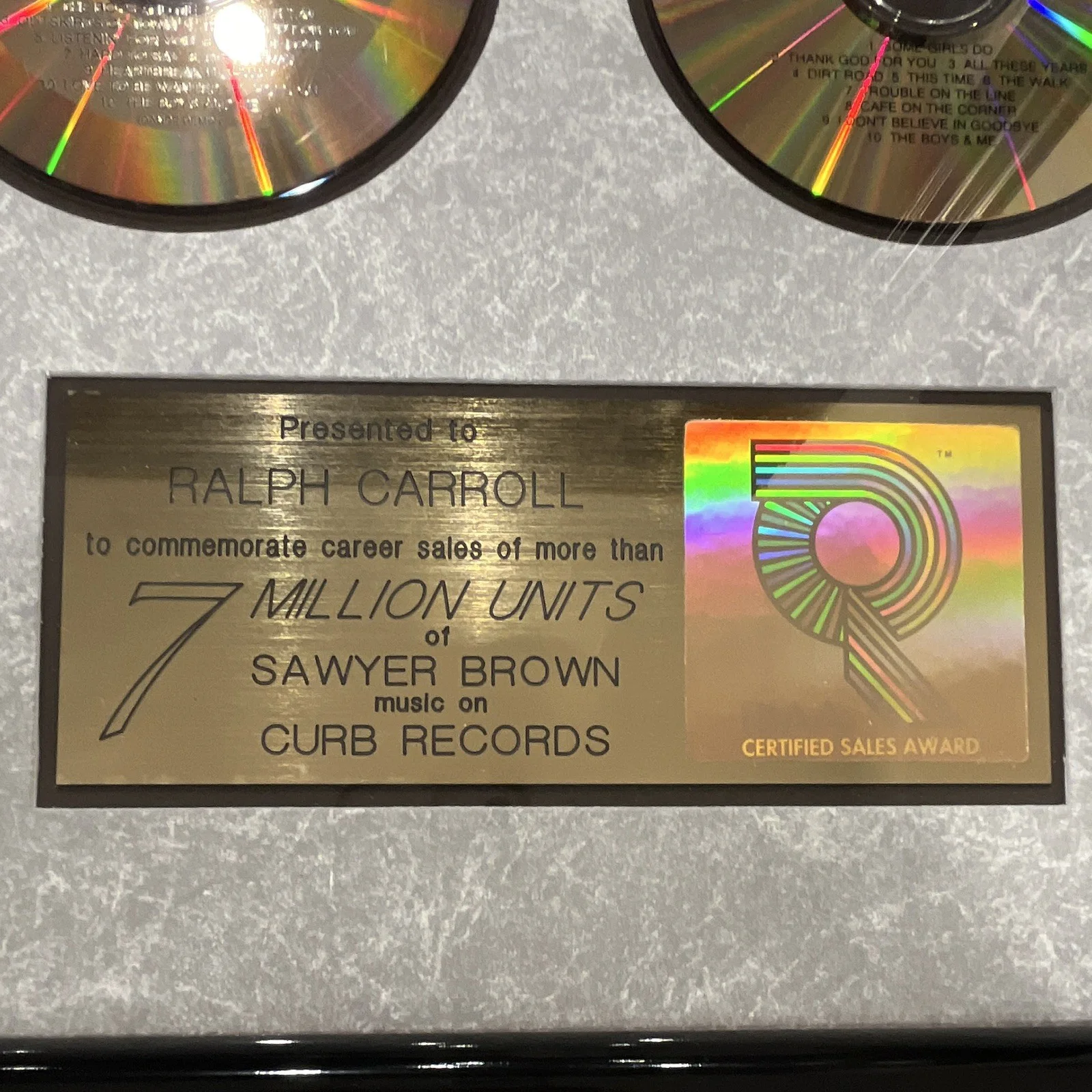 Sawyer Brown Autographed Original 7 Million Sales Award Framed Display RIAA 708, изображение 2