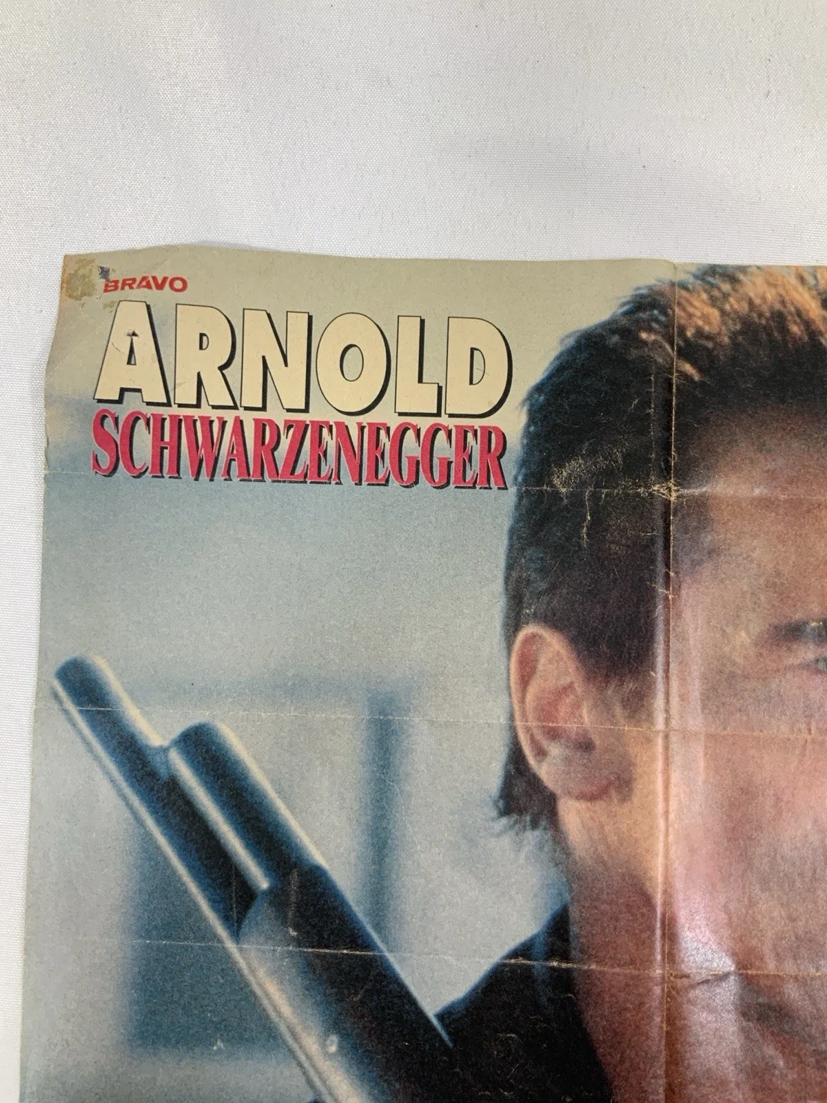 Arnold Schwartzenegger — Arnold Schwartzenegger Signed Autographed Early 1990's Poster Bravo Magazine, изображение 3