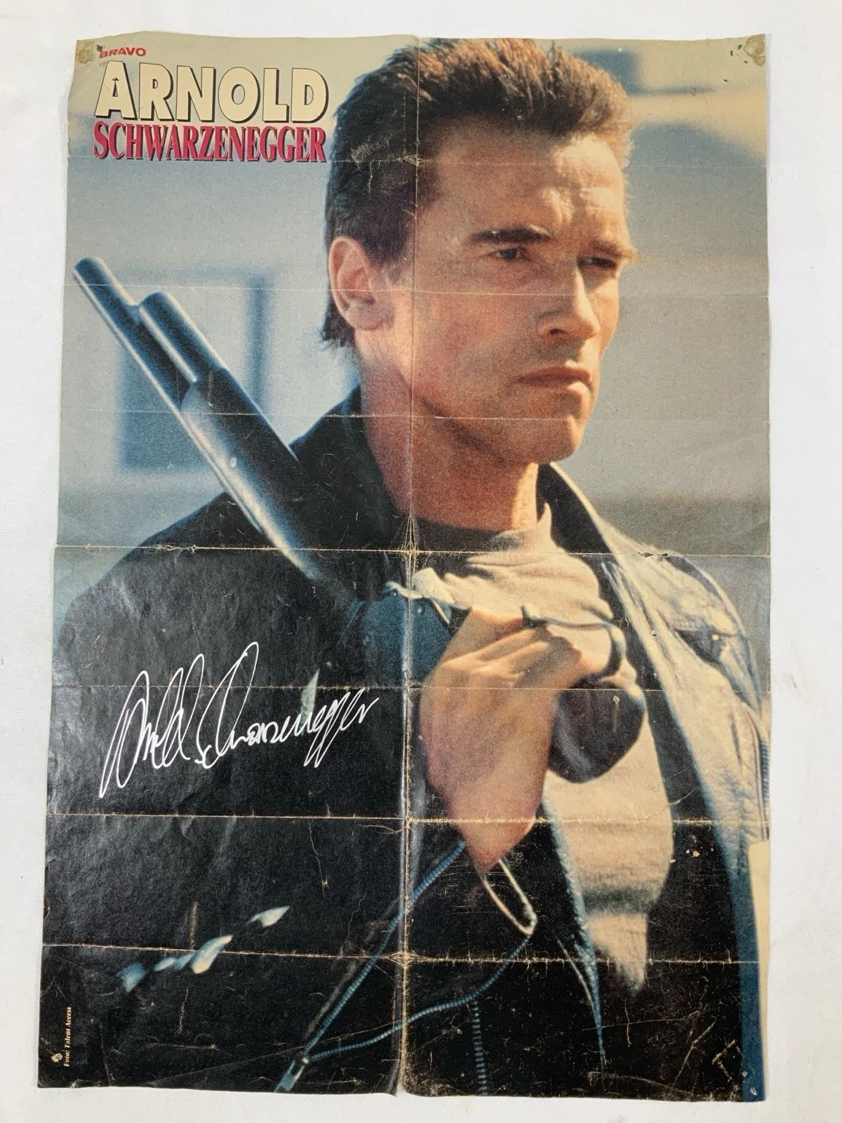 Arnold Schwartzenegger — Arnold Schwartzenegger Signed Autographed Early 1990's Poster Bravo Magazine, изображение 4