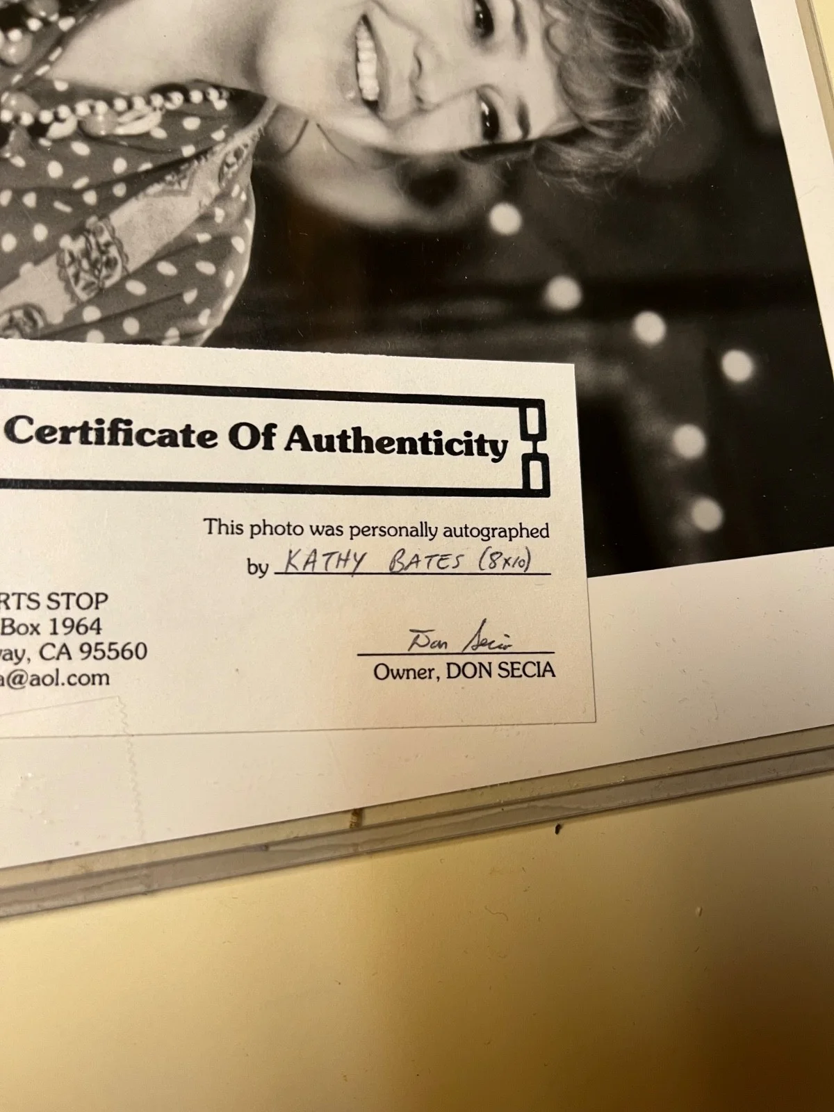 Kathy Bates — KATHY BATES signed 8x10 Studio Glossy Promotional autographed COA 😎😎, image 2