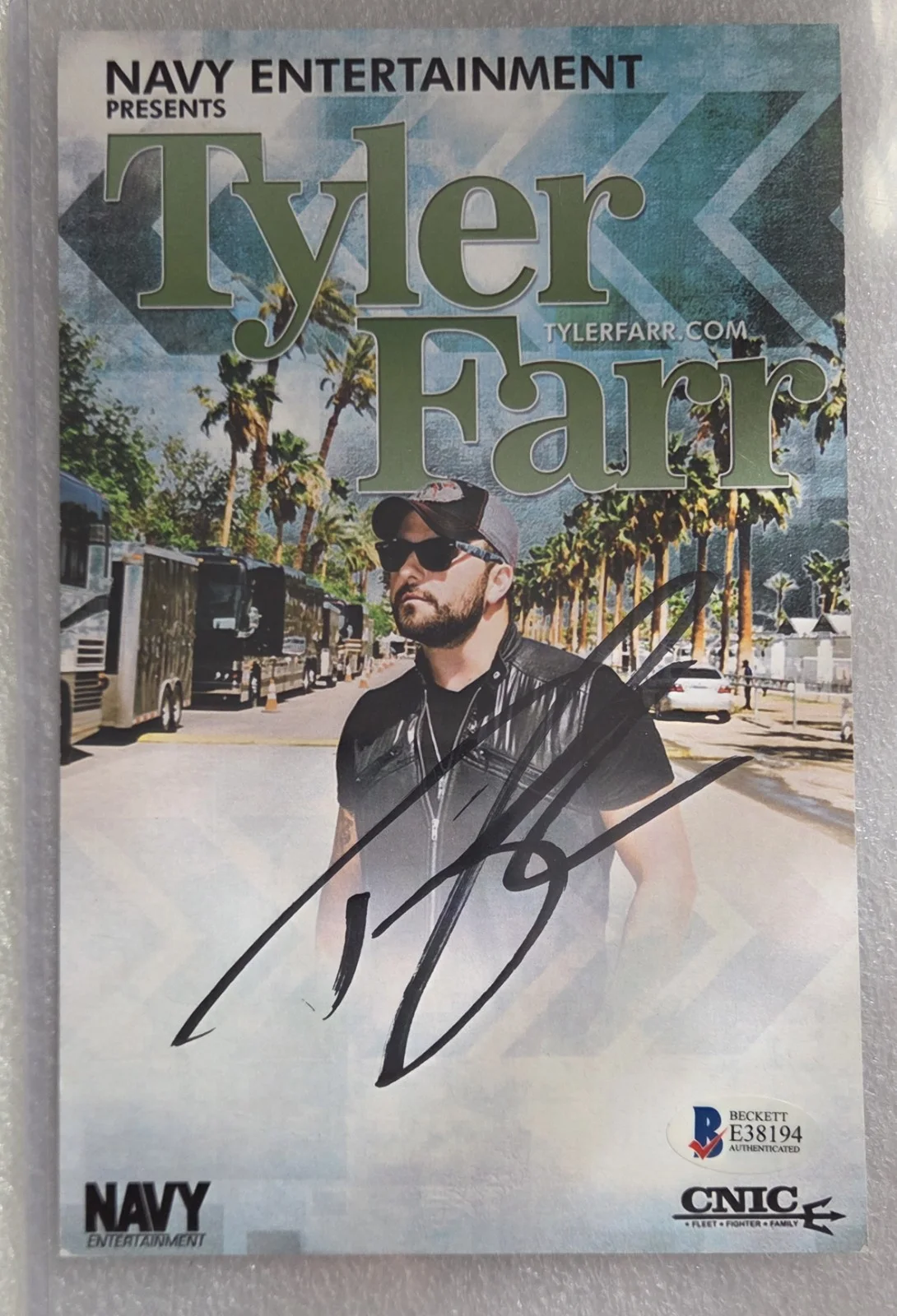 TYLER FARR BAS BECKETT AUTHENTICATED COA SIGNED AUTOGRAPHED COUNTRY MUSIC SINGER, image 2