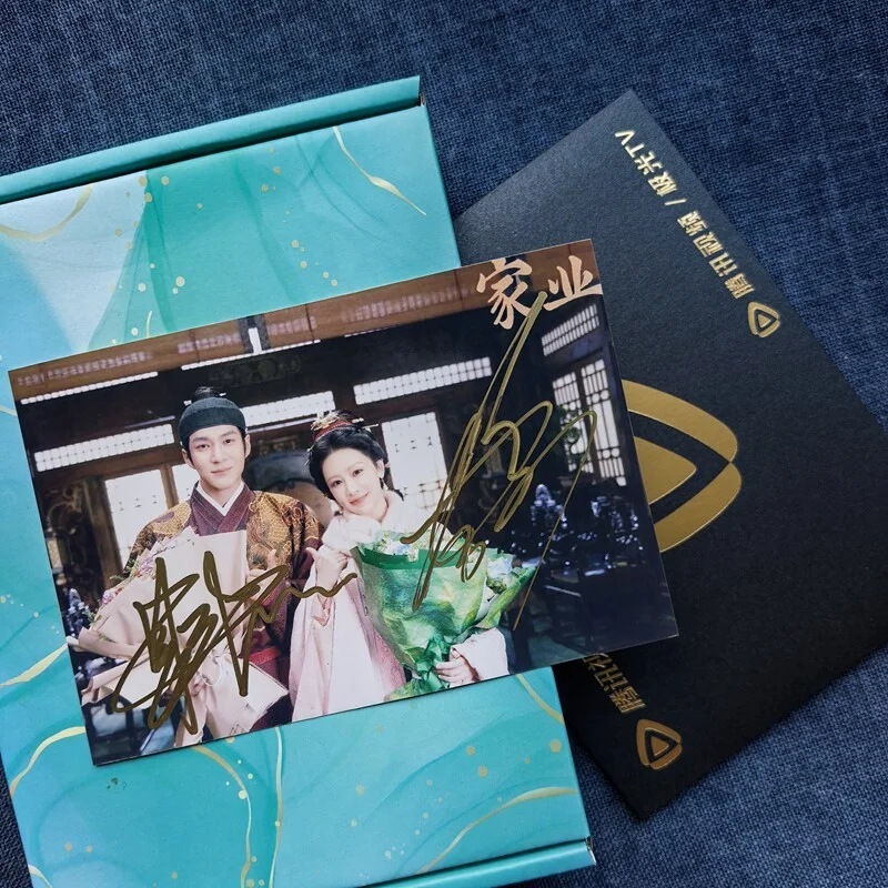 Jiaye 家业 Han Dongjun 韩东君 Yang Zi 杨紫 autographed photo 6 inches, image 5