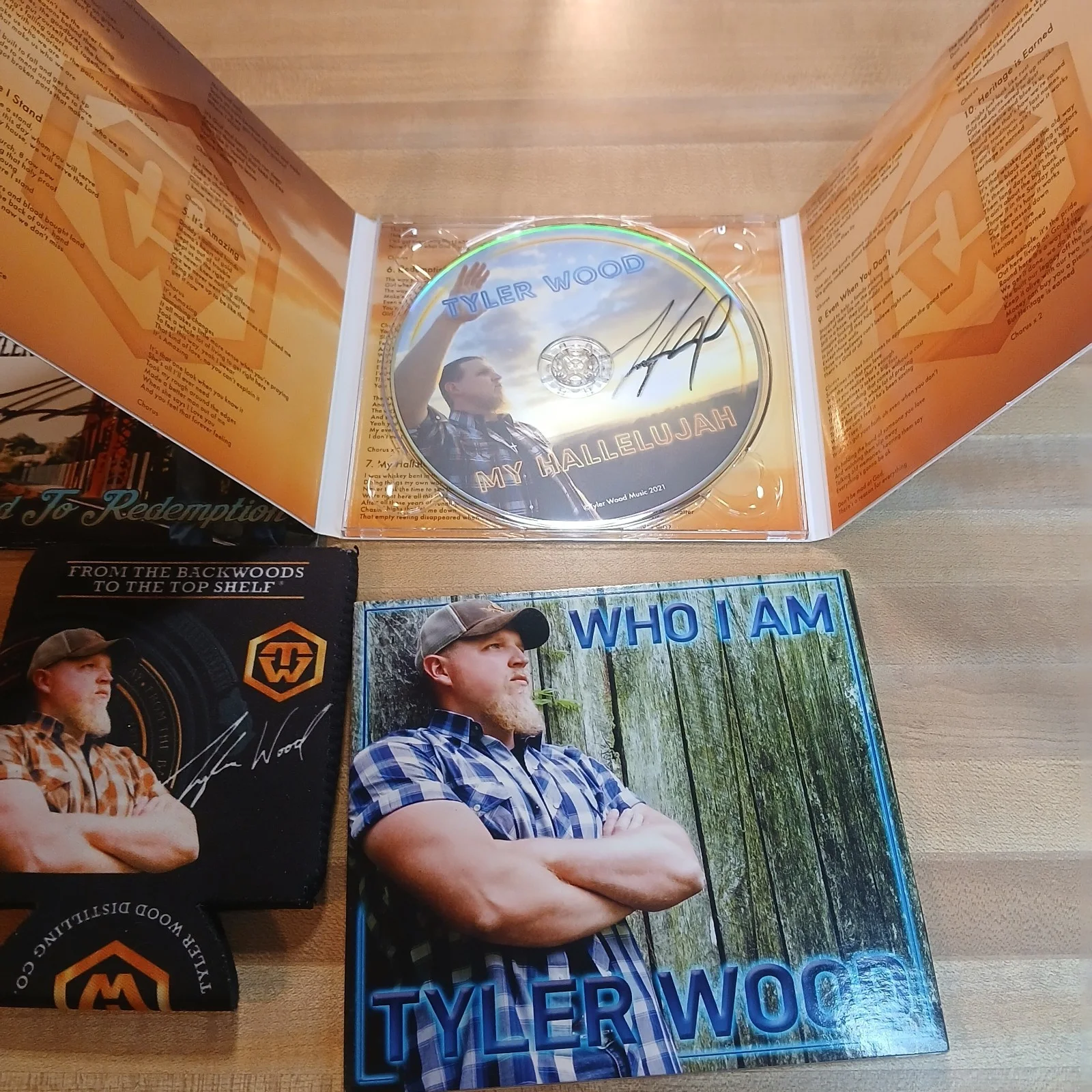 Tyler Wood Collection, 4 Items 3 C.ds And Cuzzie Cup, 2 Signed Cds Box Included, изображение 4