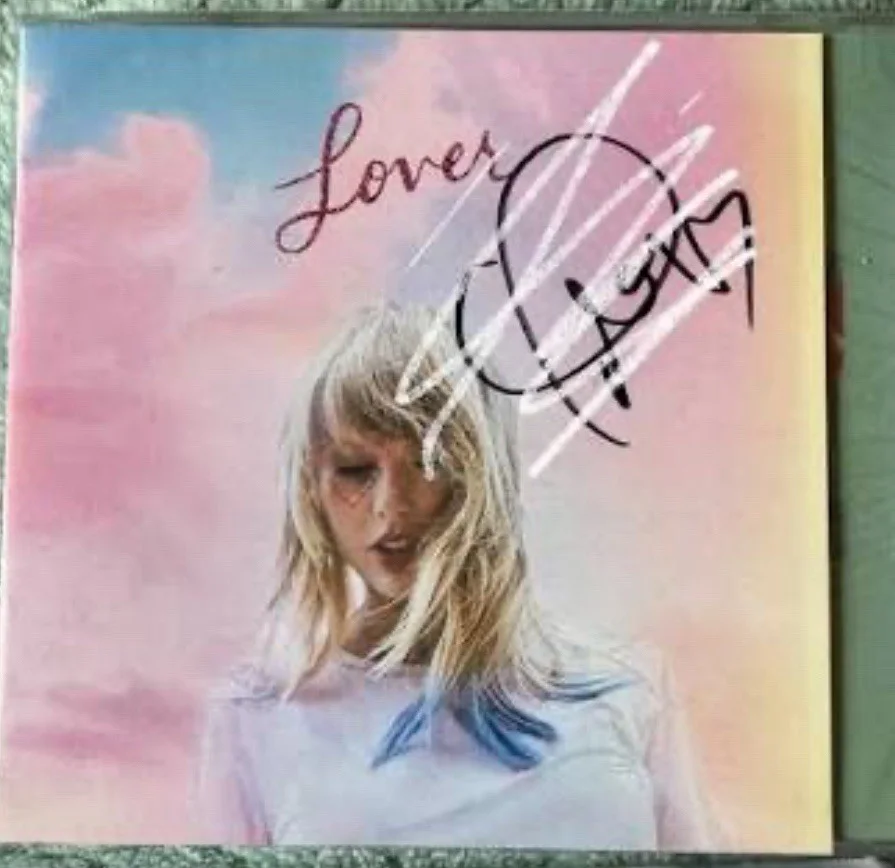 Autographed CD & Booklet Lot incl. The Life of a Showgirl, Lover, изображение 4