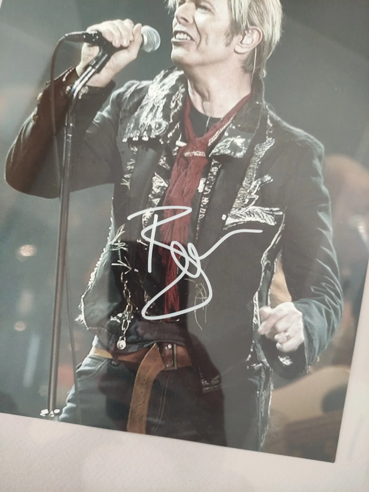 DAVID BOWIE SIGNED AUTOGRAPHED PHOTO 8X10 RARE, image 2