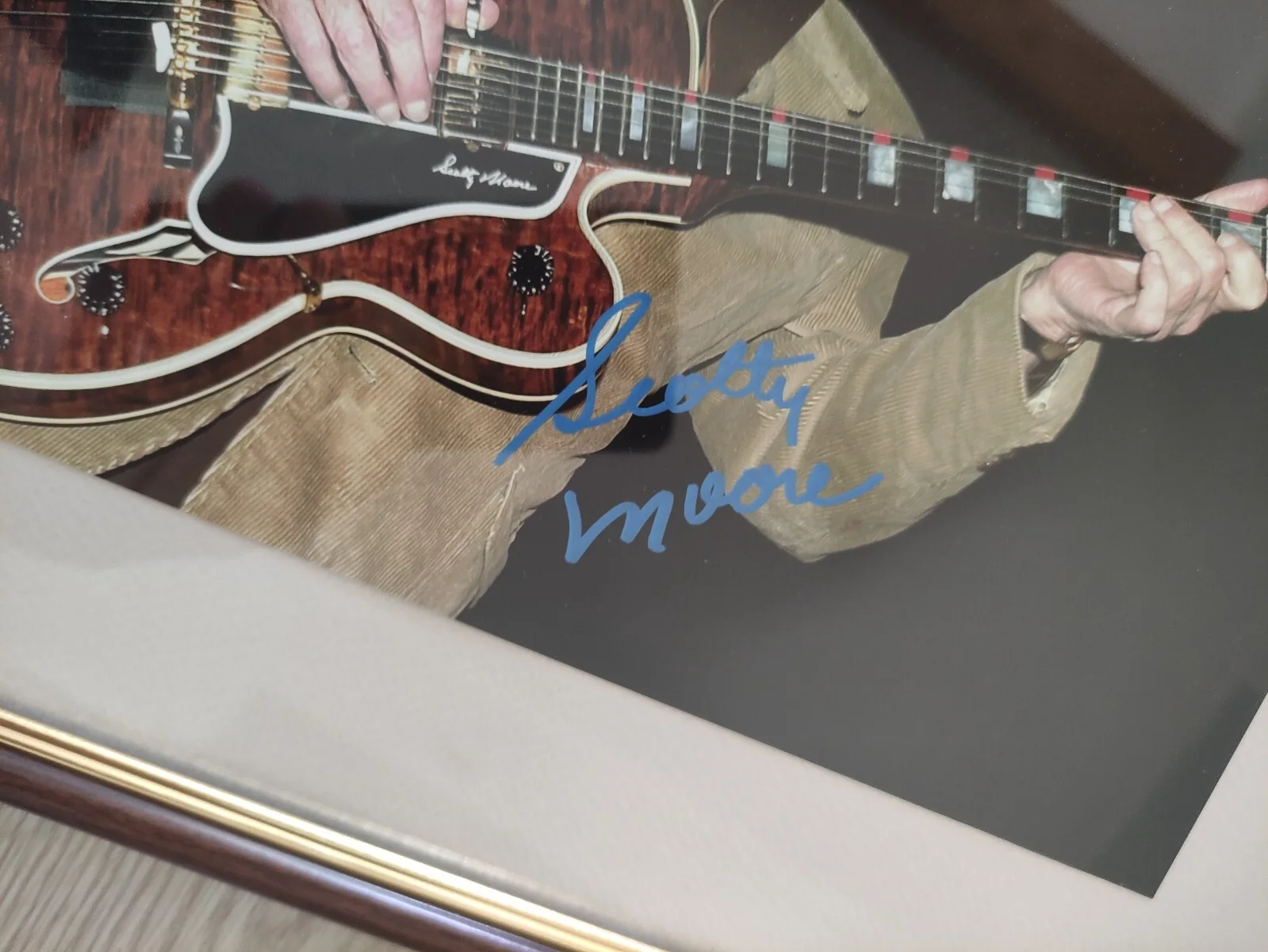 SCOTTY MOORE AUTOGRAPHED PHOTO 8X10 RARE, image 2