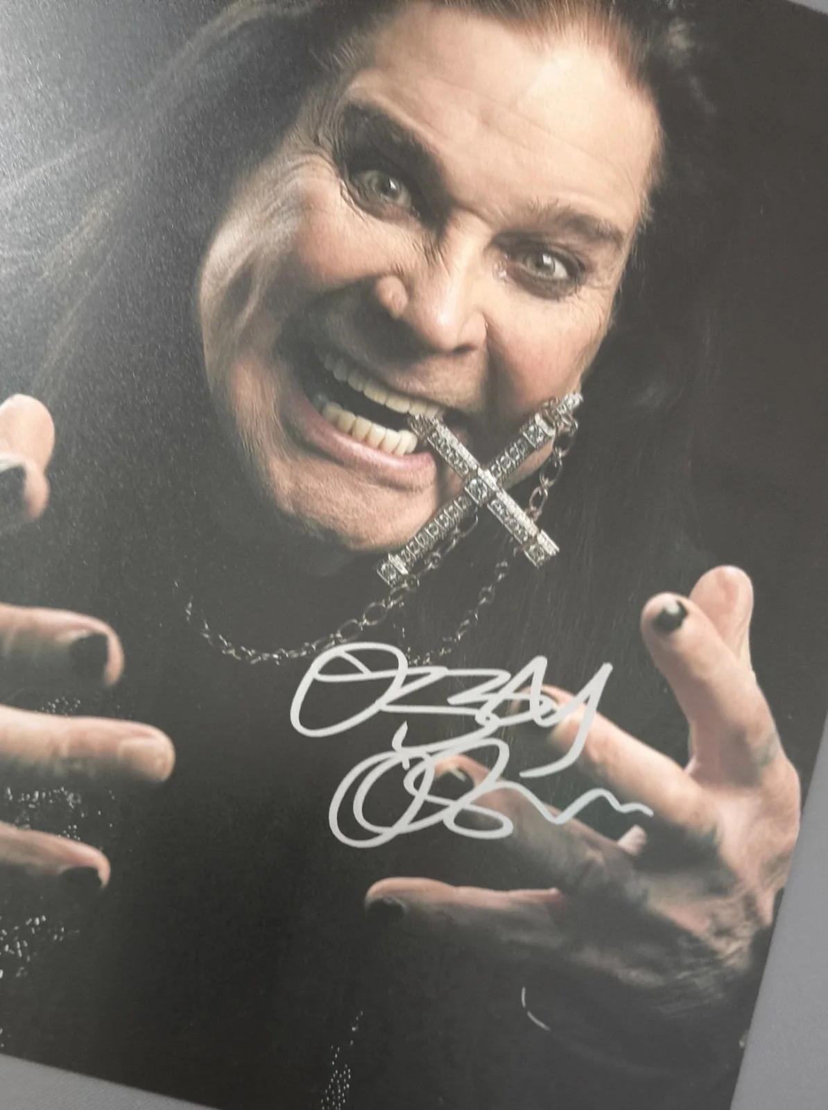 OZZY OSBOURNE SIGNED AUTOGRAPHED PHOTO 8X10 RARE, image 2