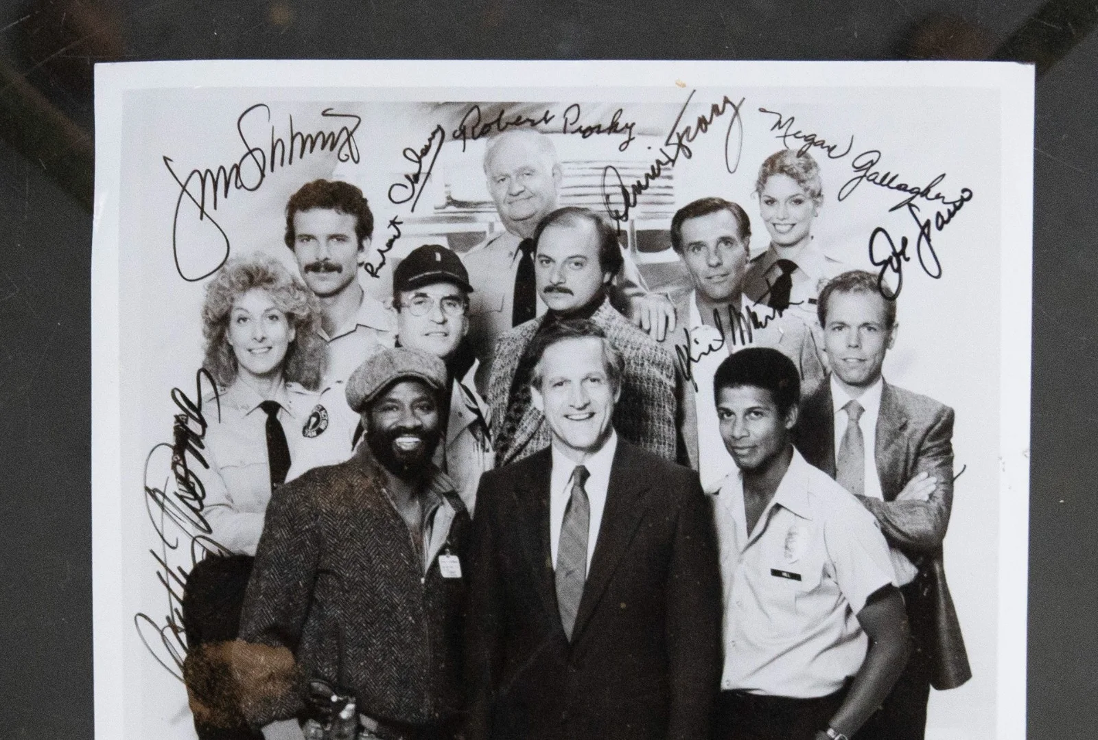 Vintage Facsimile Signed Autographed Cast Photo Hill Street Blues, image 2