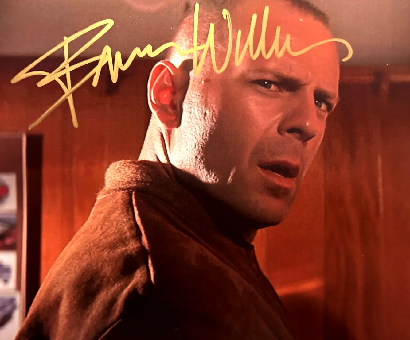 Bruce Willis — BRUCE WILLIS Signed PULP FICTION 8x10" Authentic Original Autograph w/COA