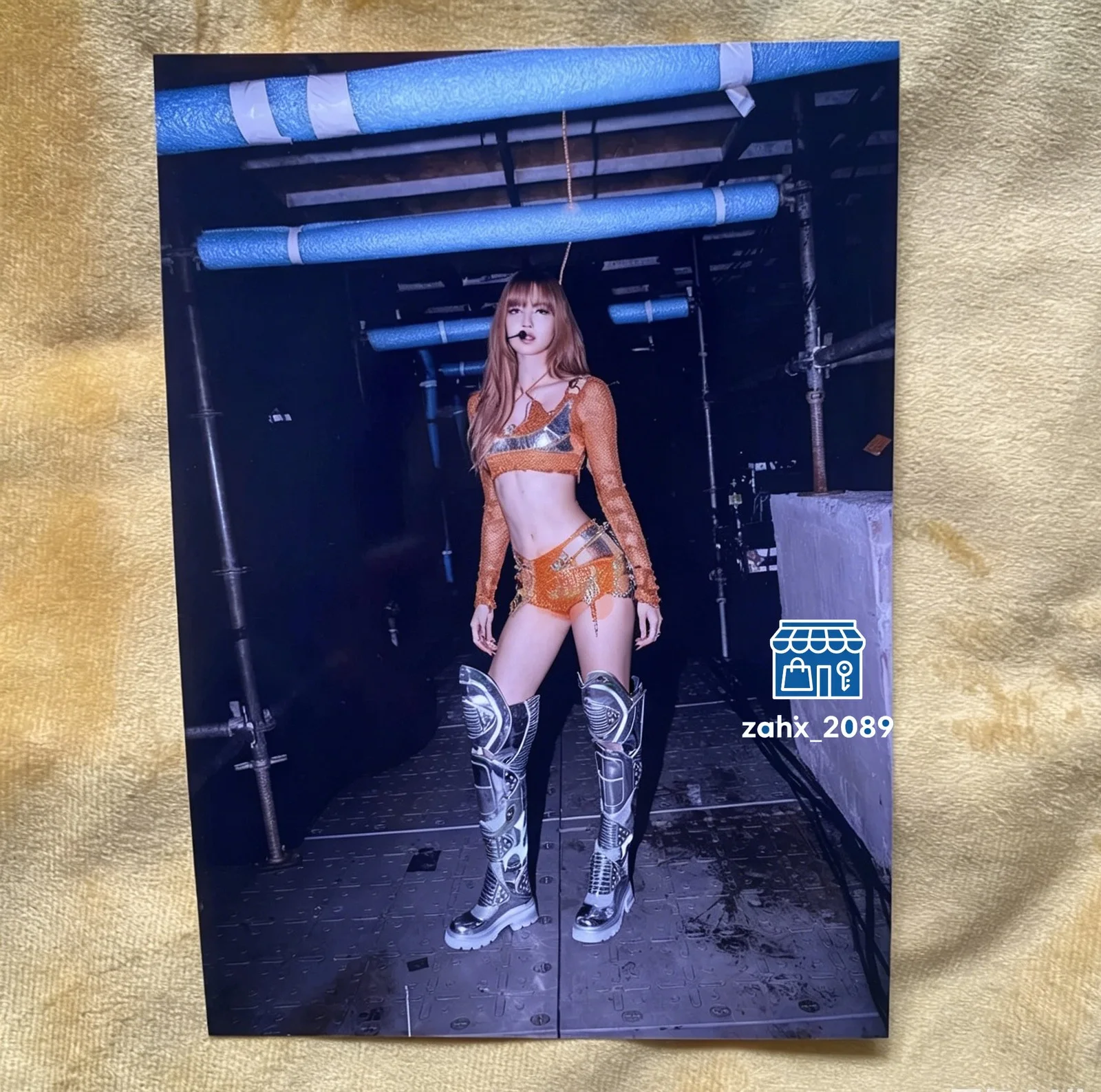 Lisa — BLACKPINK Lisa Autographed Hand Signed Photo 5*7 HOT!!