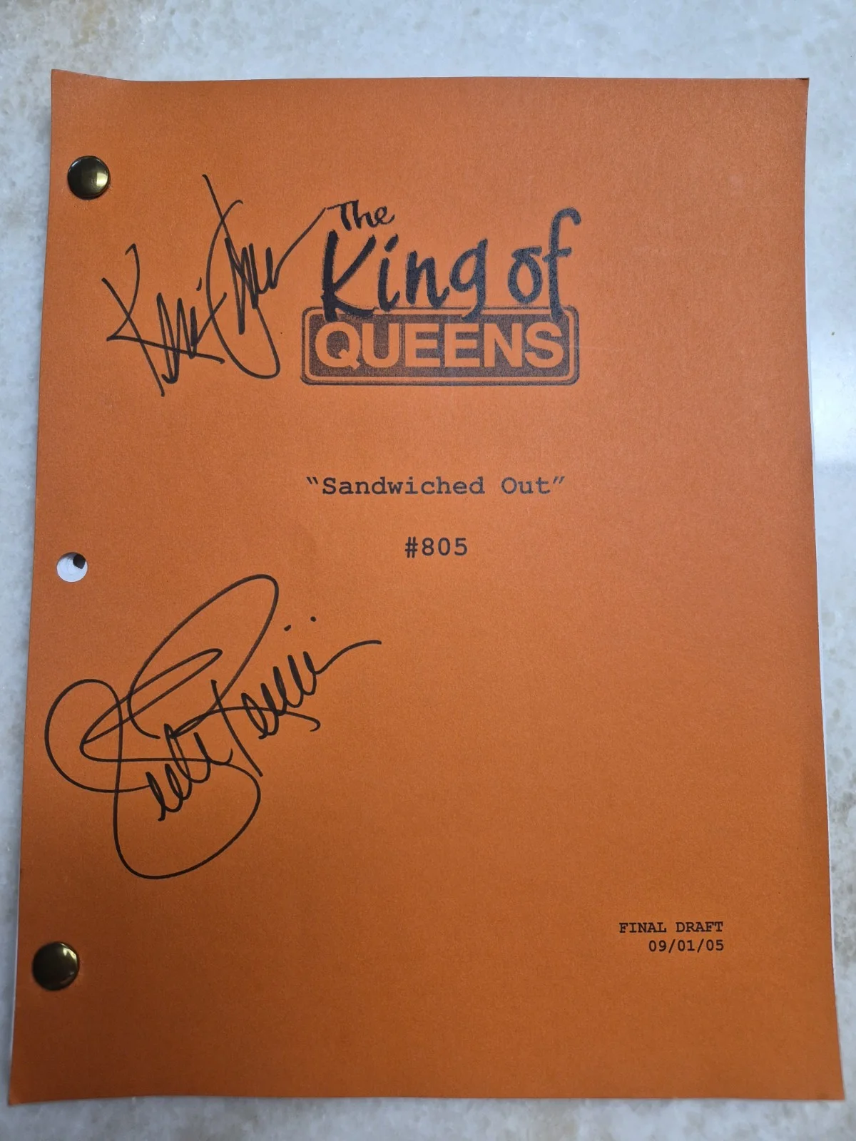 Leah Remini and Kevin James — King Of Queens Autograph Script "Sandwiched Out" 9/01/05 Kevin James Leah Remini