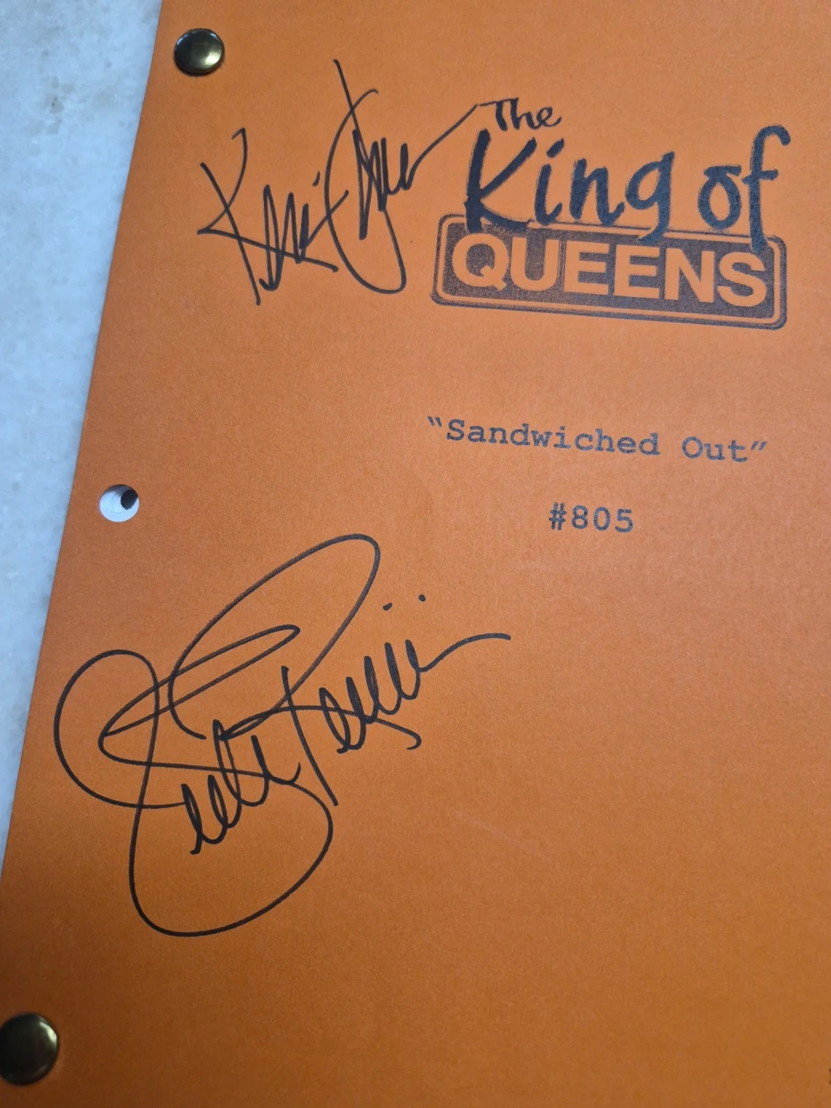 Leah Remini, Kevin James — King Of Queens Autograph Script "Sandwiched Out" 9/01/05 Kevin James Leah Remini, image 3