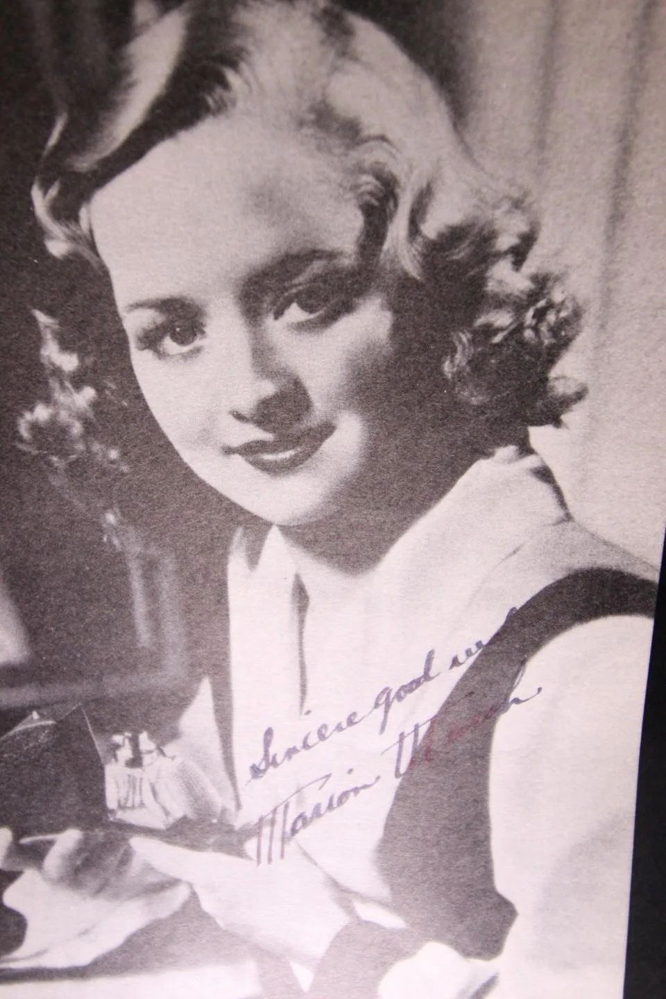 Marian Marsh — MARIAN MARSH (1913-2006) (HELL'S ANGELS~THE BLACK ROOM) AUTOGRAPH PAPER PHOTO~, image 2