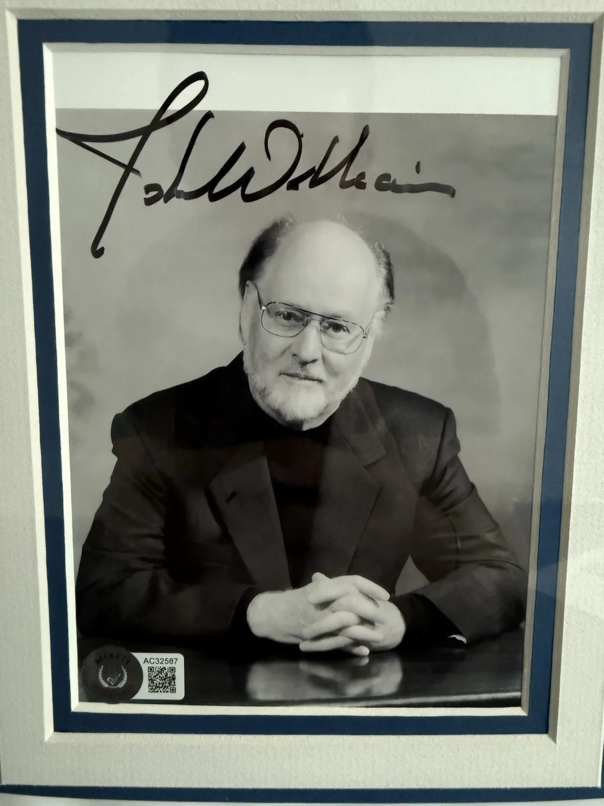 John Williams — John Williams Composer Signed Photo w/ Poster, Matting, and Frame - Beckett LOA, изображение 5